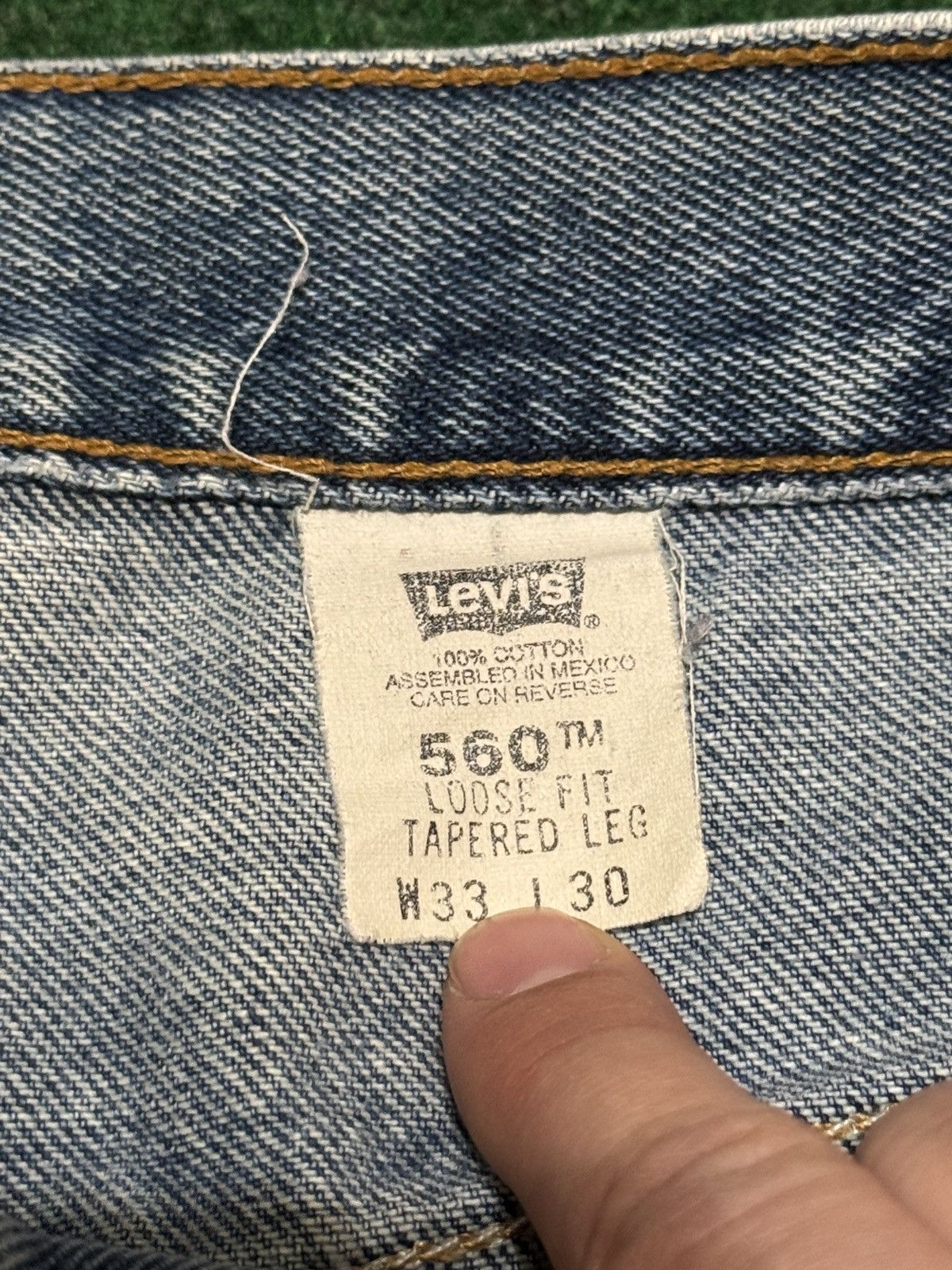 Levi's × Vintage Vtg 90s Levi’s 560 Loose Baggy Grunge Distressed Skater Jean Size US 34 / EU 50 - 4 Thumbnail