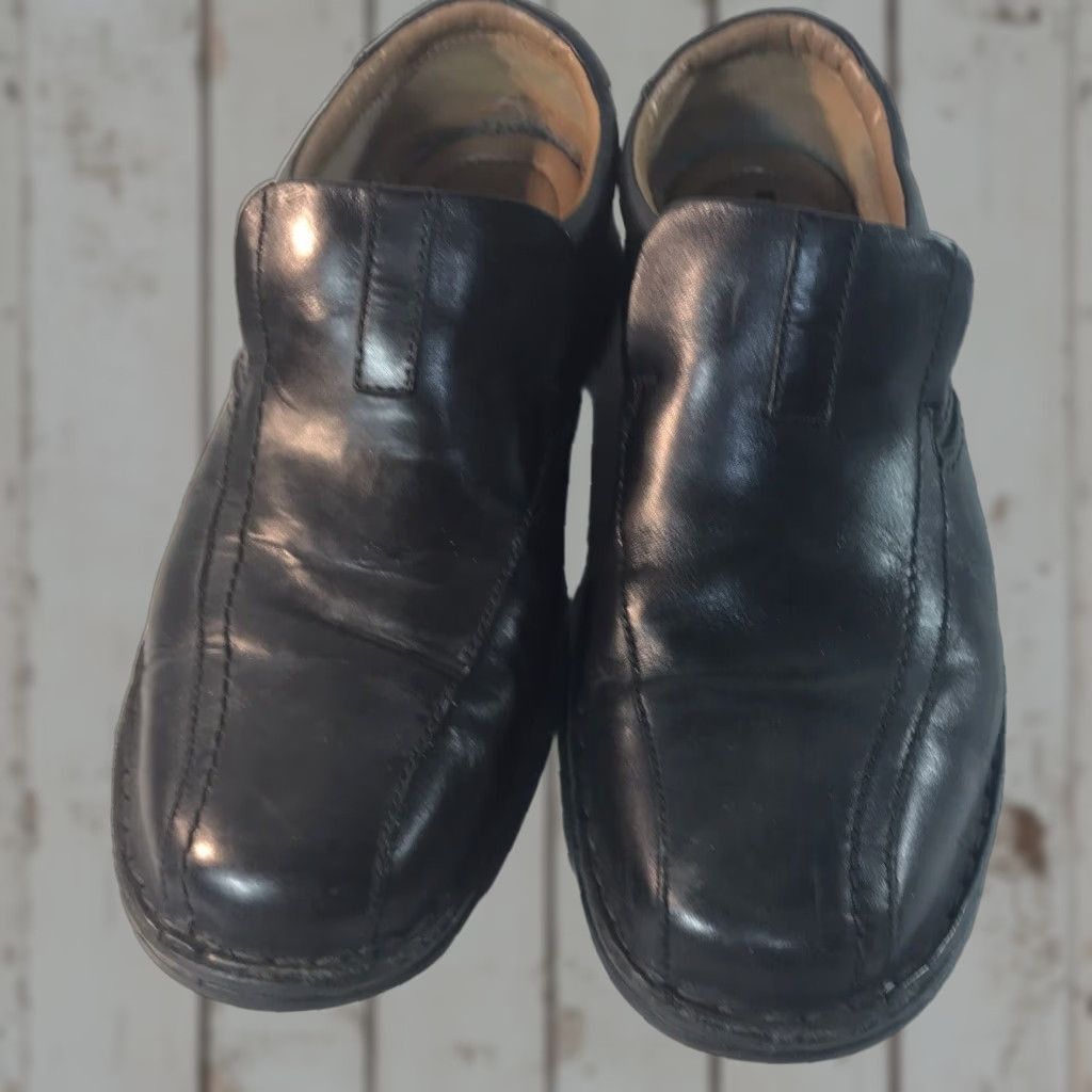 Clarks Clarks Black Leather Loafers Mens Size 10 Casual City Activewear Size US 10 / EU 43 - 1 Thumbnail