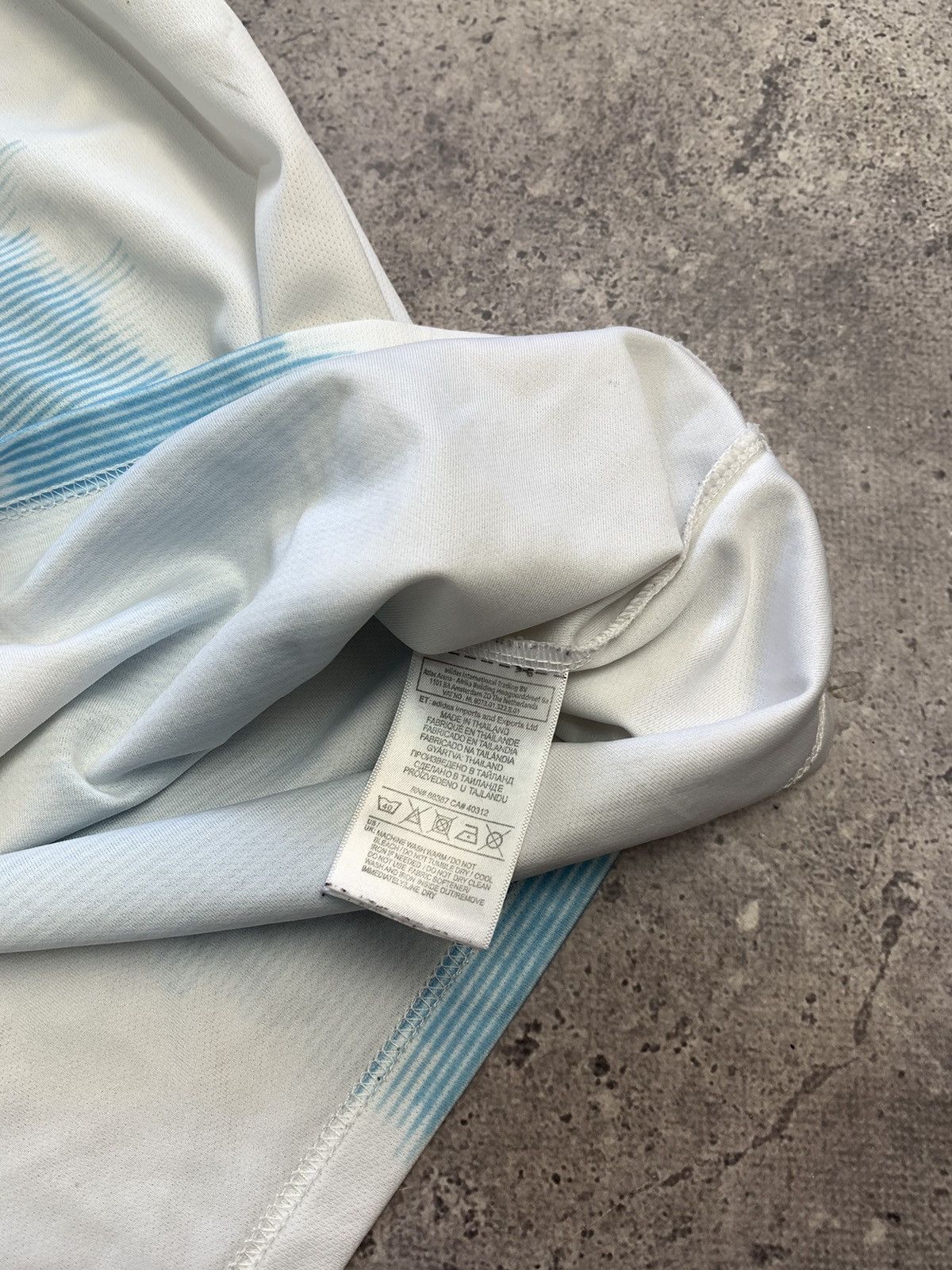 Adidas × Vintage Vintage Y2K blockcore Argentina KunAguero sportswear Jersey Size US M / EU 48-50 / 2 - 11 Thumbnail