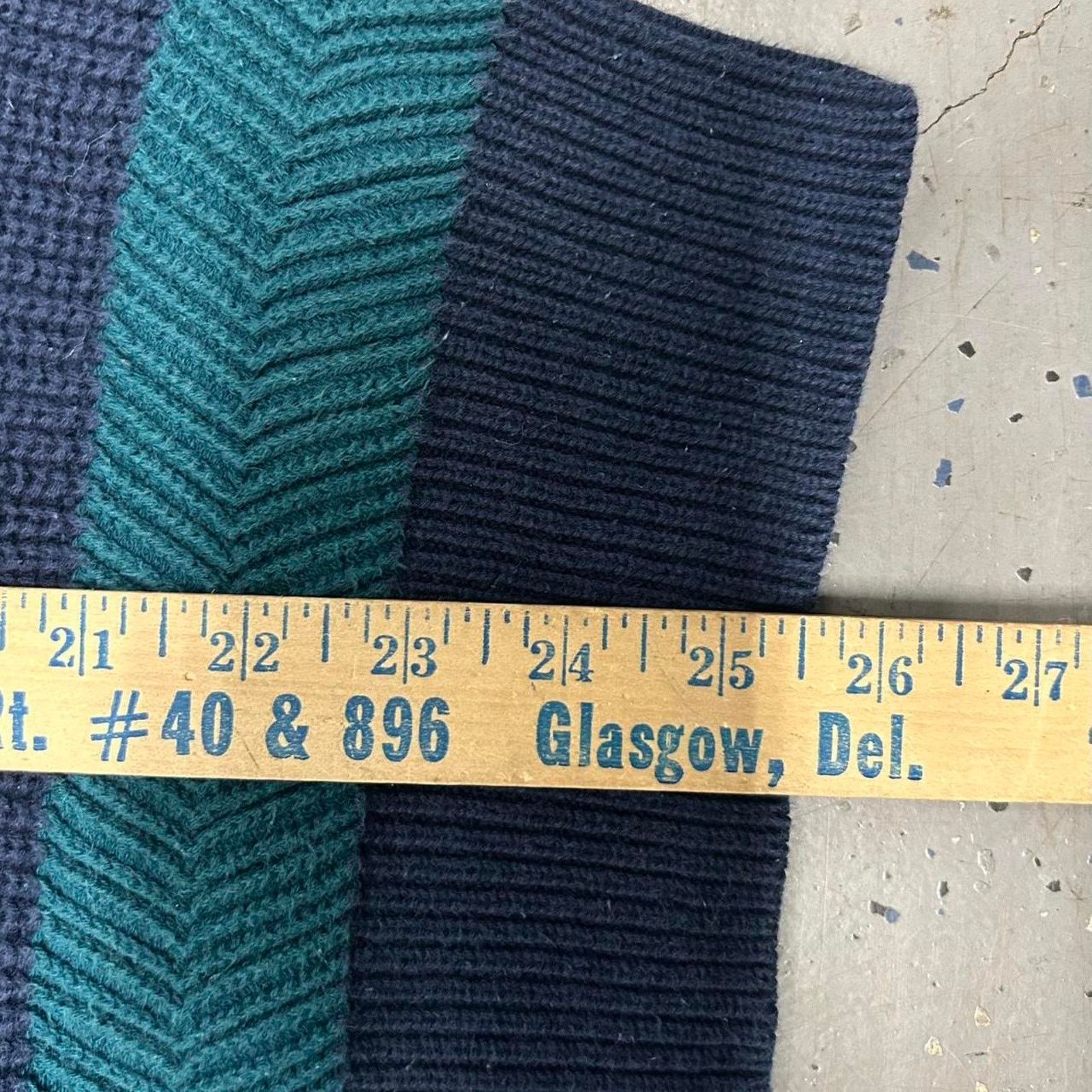 Gant Gant vintage striped sweater in navy and multi-coloured hues Size US L / EU 52-54 / 3 - 5 Thumbnail