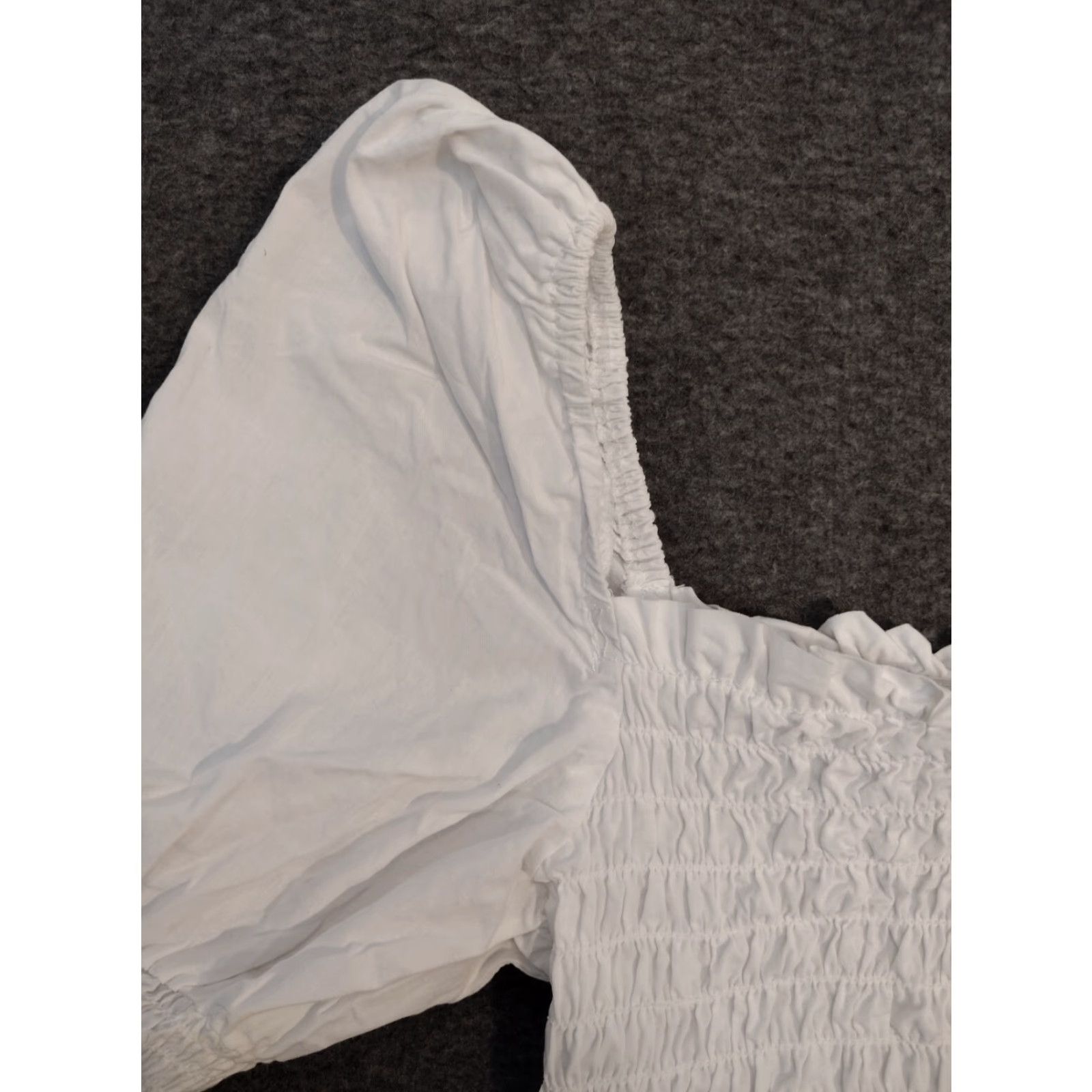 H&M Divided by H&M Women's White Puff Sleeve Crop Top Size Small Shirt Adult XS? No—Size Small. Womens Crop Top Puff Sleeve White Blouse 90s Style Size S / US 4 / IT 40 - 3 Thumbnail