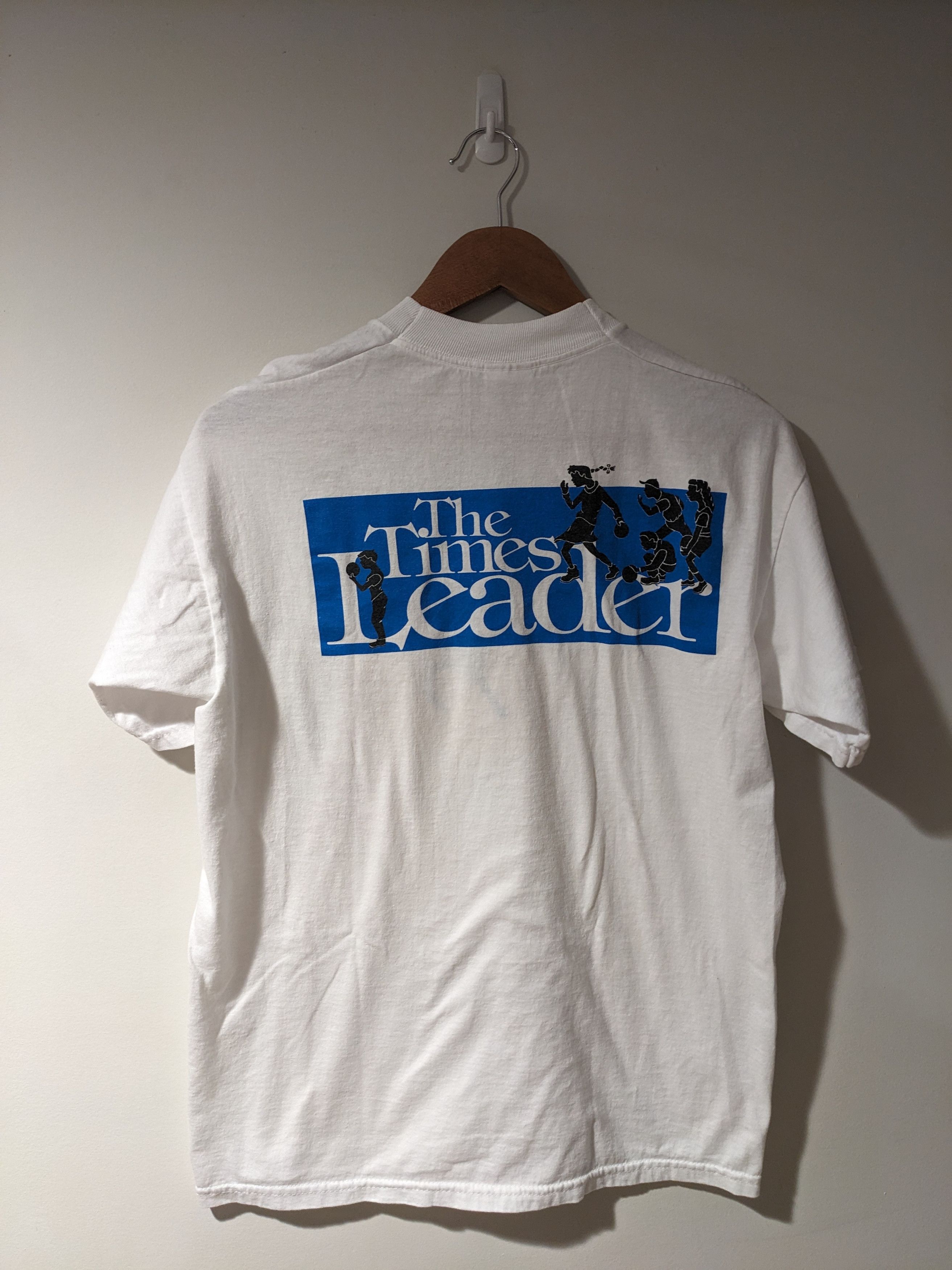 Vintage Vintage 90s Big Brothers Big Sisters Bowl Times T-Shirt Size US L / EU 52-54 / 3 - 5 Thumbnail