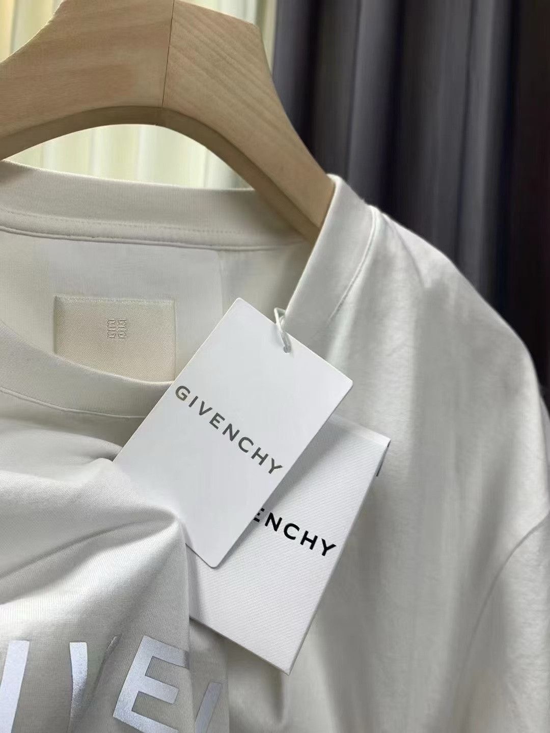 Givenchy Givenchy 3M Reflective Logo Short Sleeve T-shirt Size US S / EU 44-46 / 1 - 6 Thumbnail