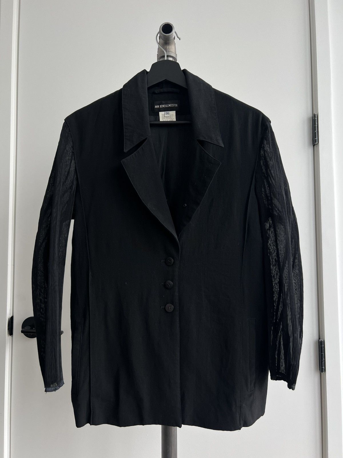 SS89 Sheer-Sleeve 3-Button Jacket