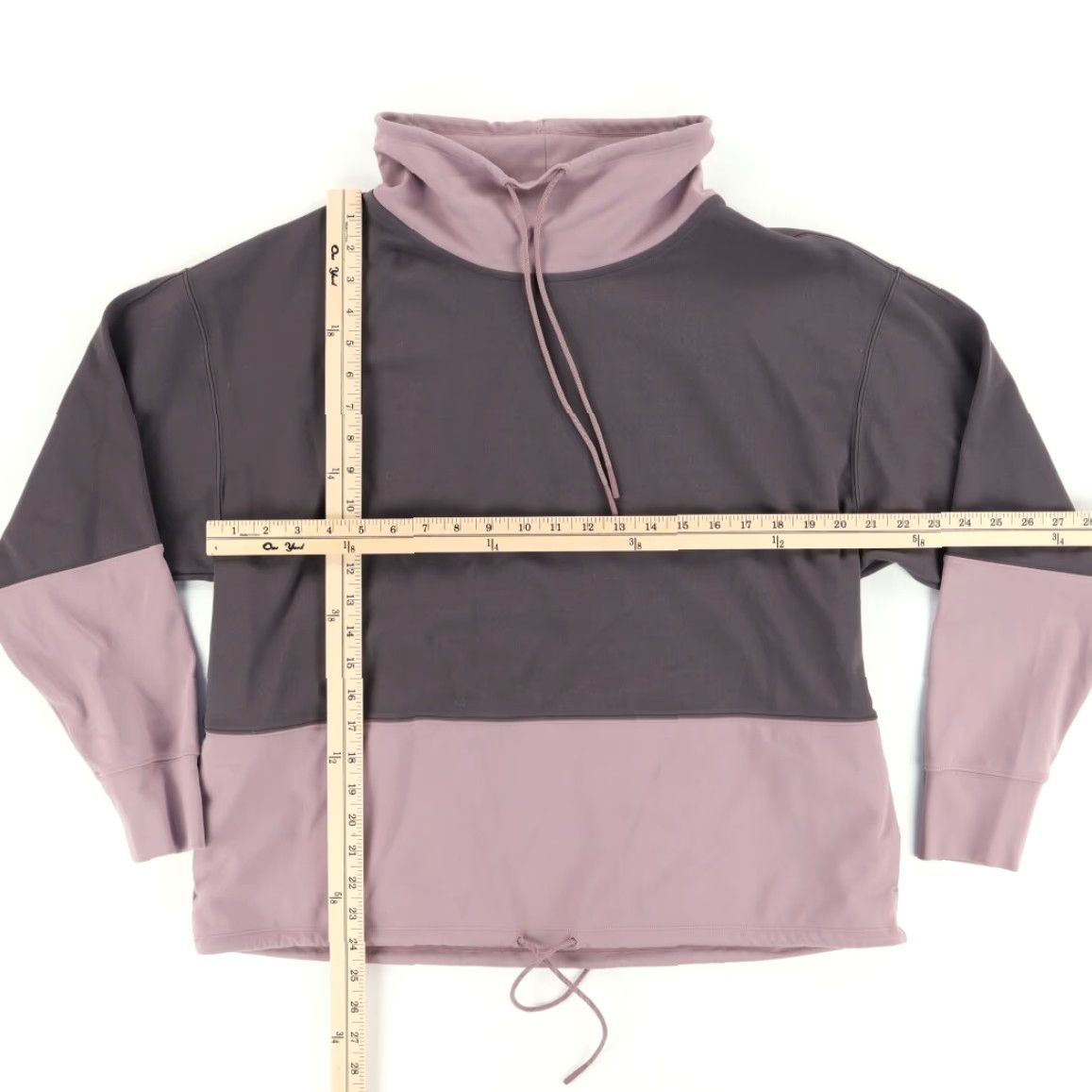 Athleta Athleta Hermosa Mock Neck Colorblock Sweatshirt Women's M Shirt Colorblock Mock Neck Long Sleeve Multi-Colored Modern Size M / US 6-8 / IT 42-44 - 3 Thumbnail