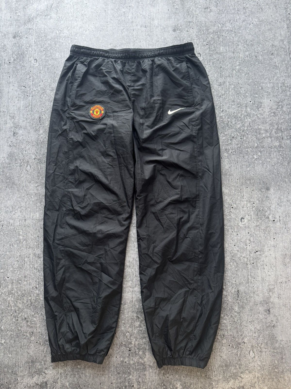 Nike Vintage Y2k Nike Manchester United Nylon Track Pants Drill Size US 36 / EU 52 - 2 Thumbnail
