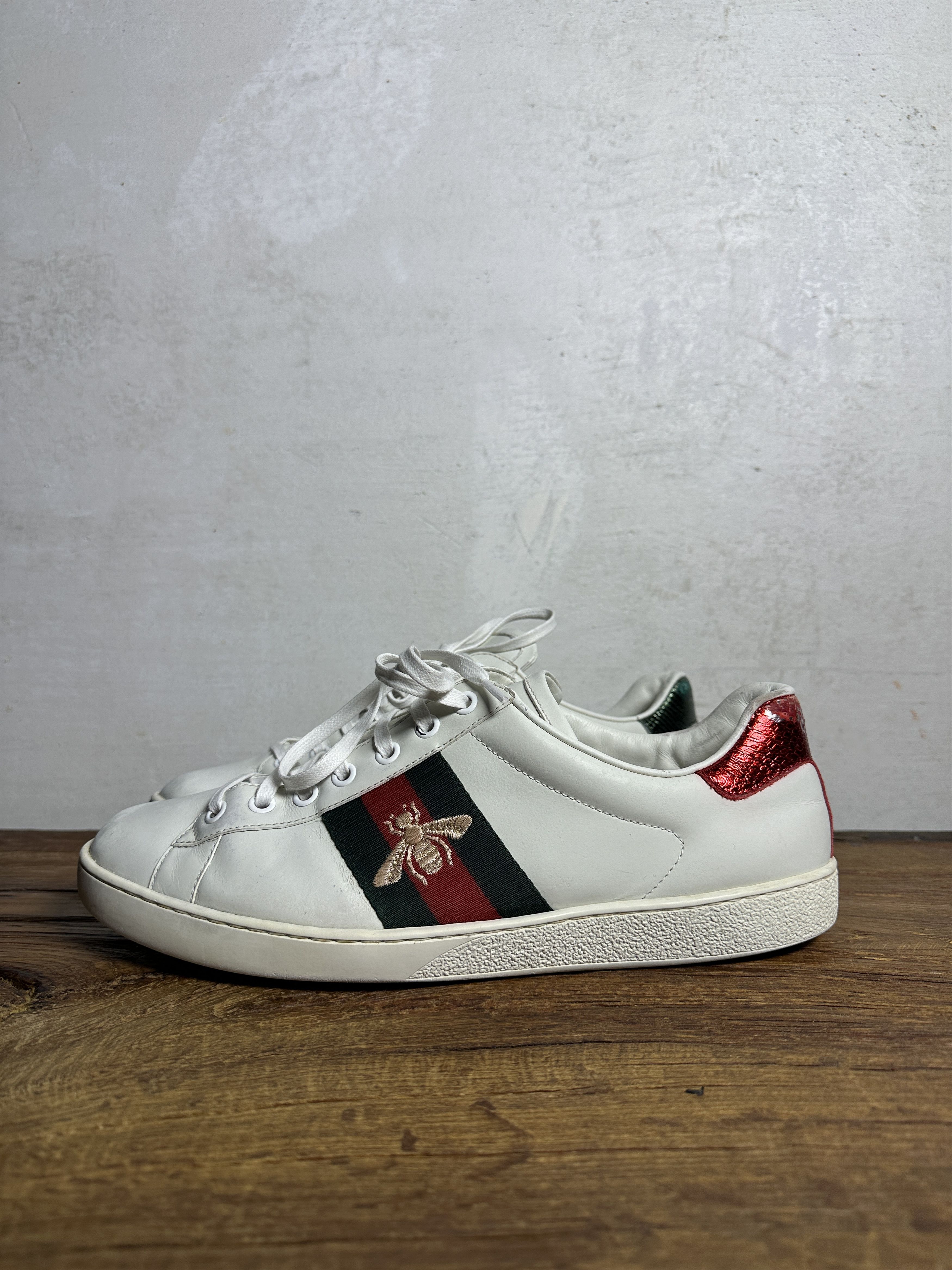 Gucci Gucci Ace Embroidered Bees Leather Sneaker White Navy Size US 10 / EU 43 - 2 Thumbnail