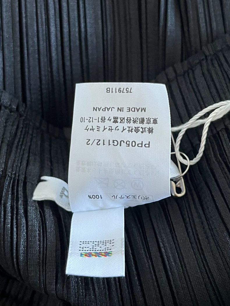 Issey Miyake Issey Miyake size:2 Black pleated skirt Size 22" - 4 Thumbnail