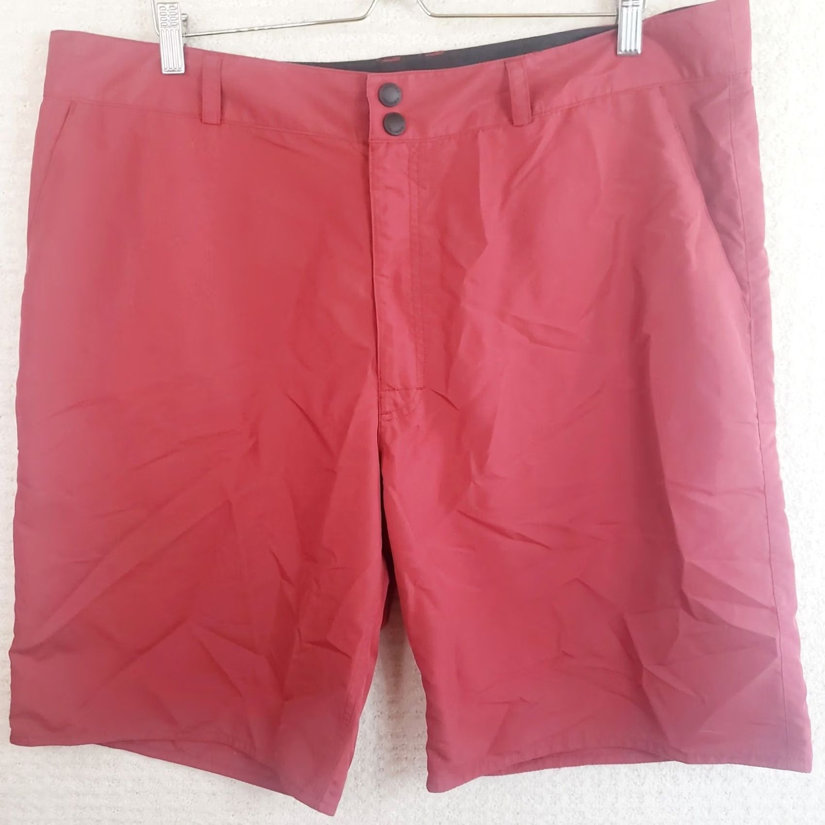Vintage Columbia Men's Shorts Red 40x11 Omni-Shield Chino Flat Front Zip Pockets Logo Outdoor Casual Workwear Size US 40 / EU 56 - 2 Thumbnail