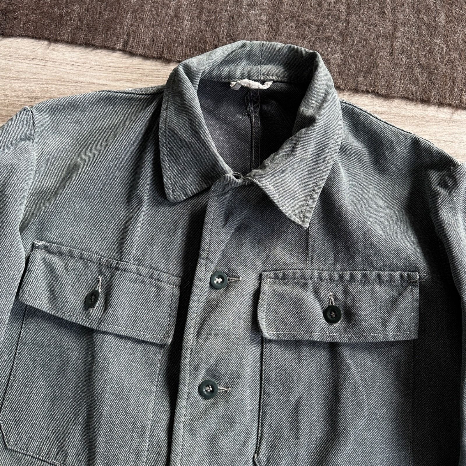 Vintage Vintage French Work Jacket Chore Coat Grey HBT Jacket 9458AC Size US L / EU 52-54 / 3 - 3 Thumbnail