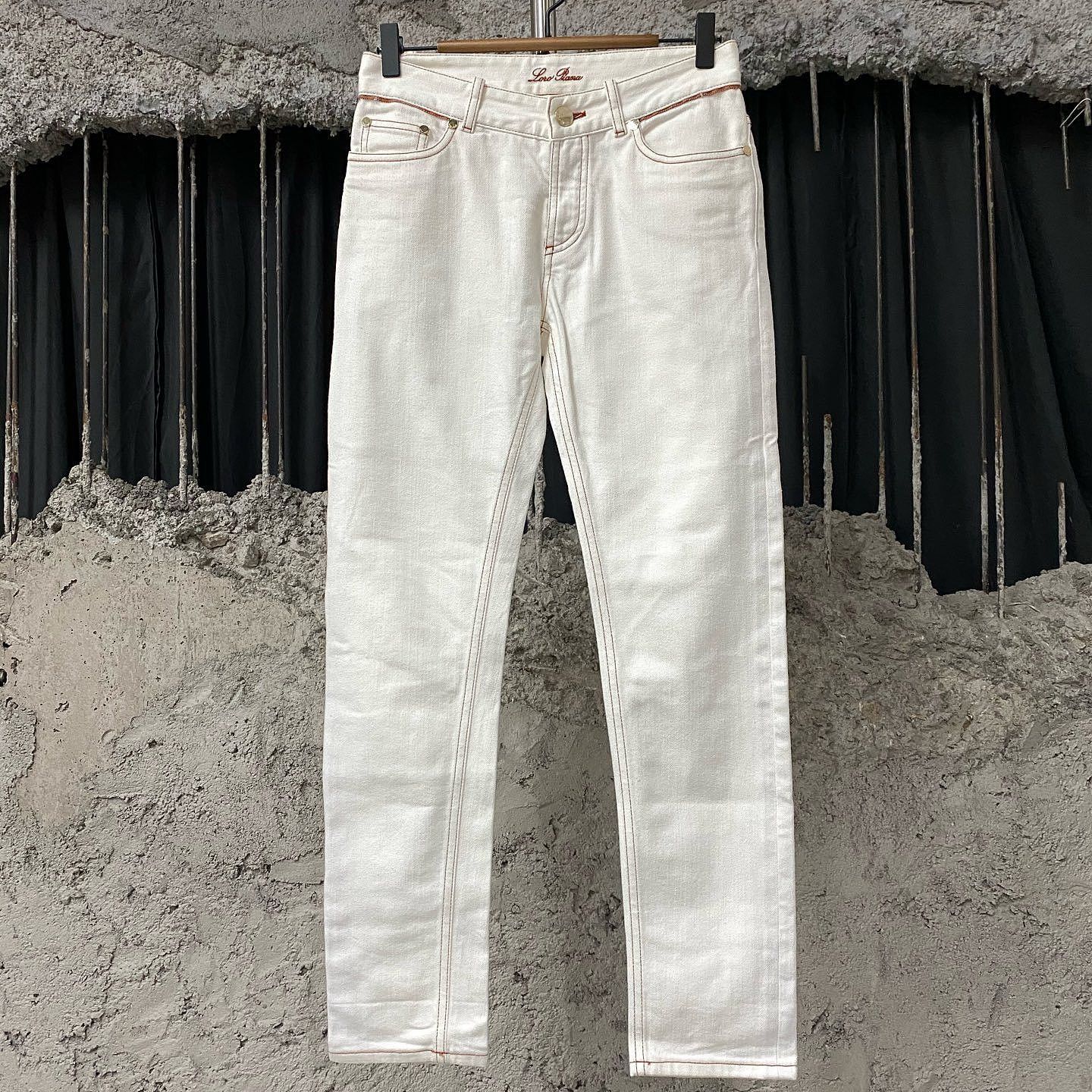 Loro Piana Loro Piana White Jeans Size 40 Size 27" / US 4 / IT 40 - 1 Thumbnail