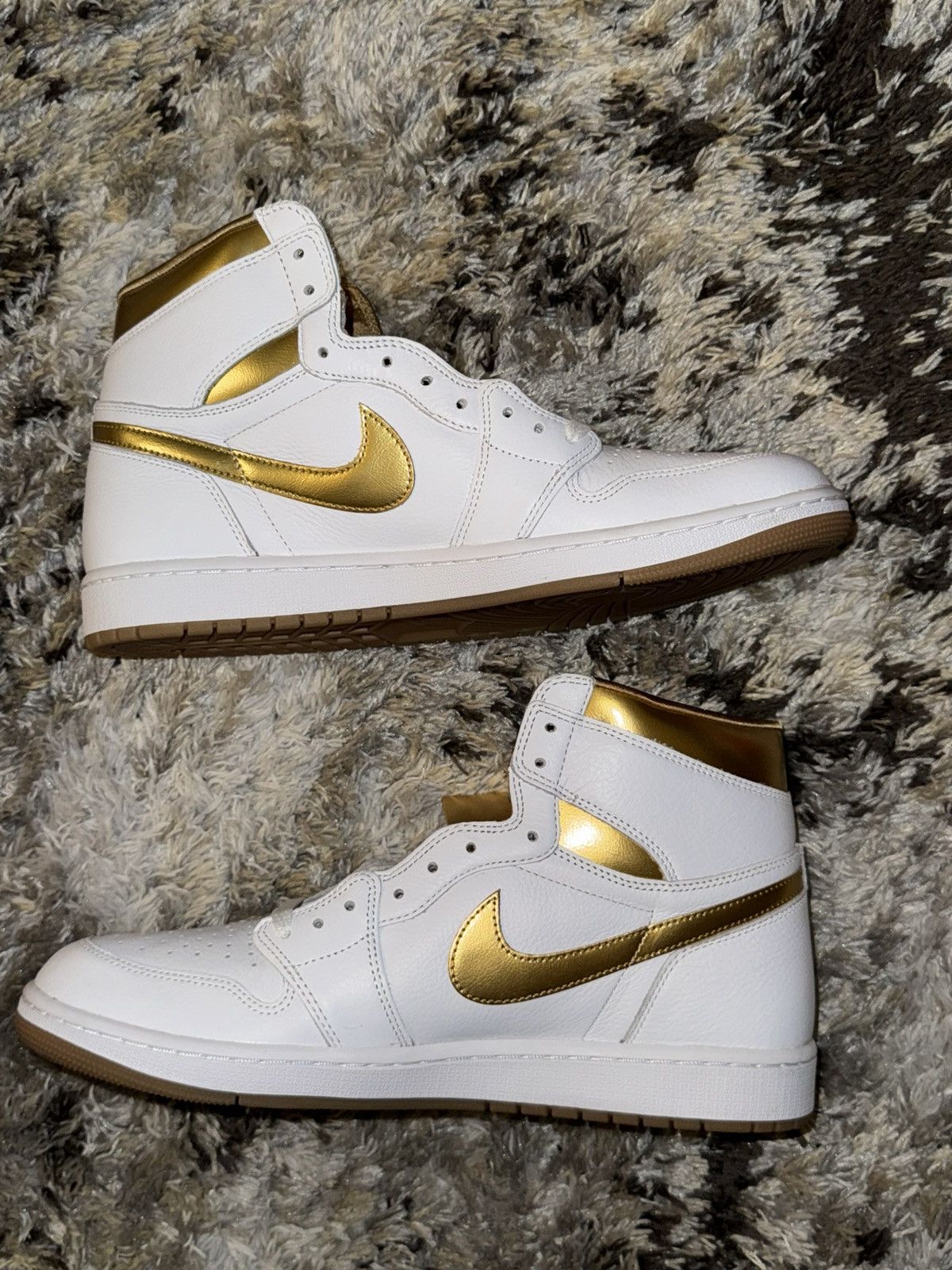 Jordan Brand Jordan 1 Metallic Gold Size US 12 / EU 45 - 3 Thumbnail