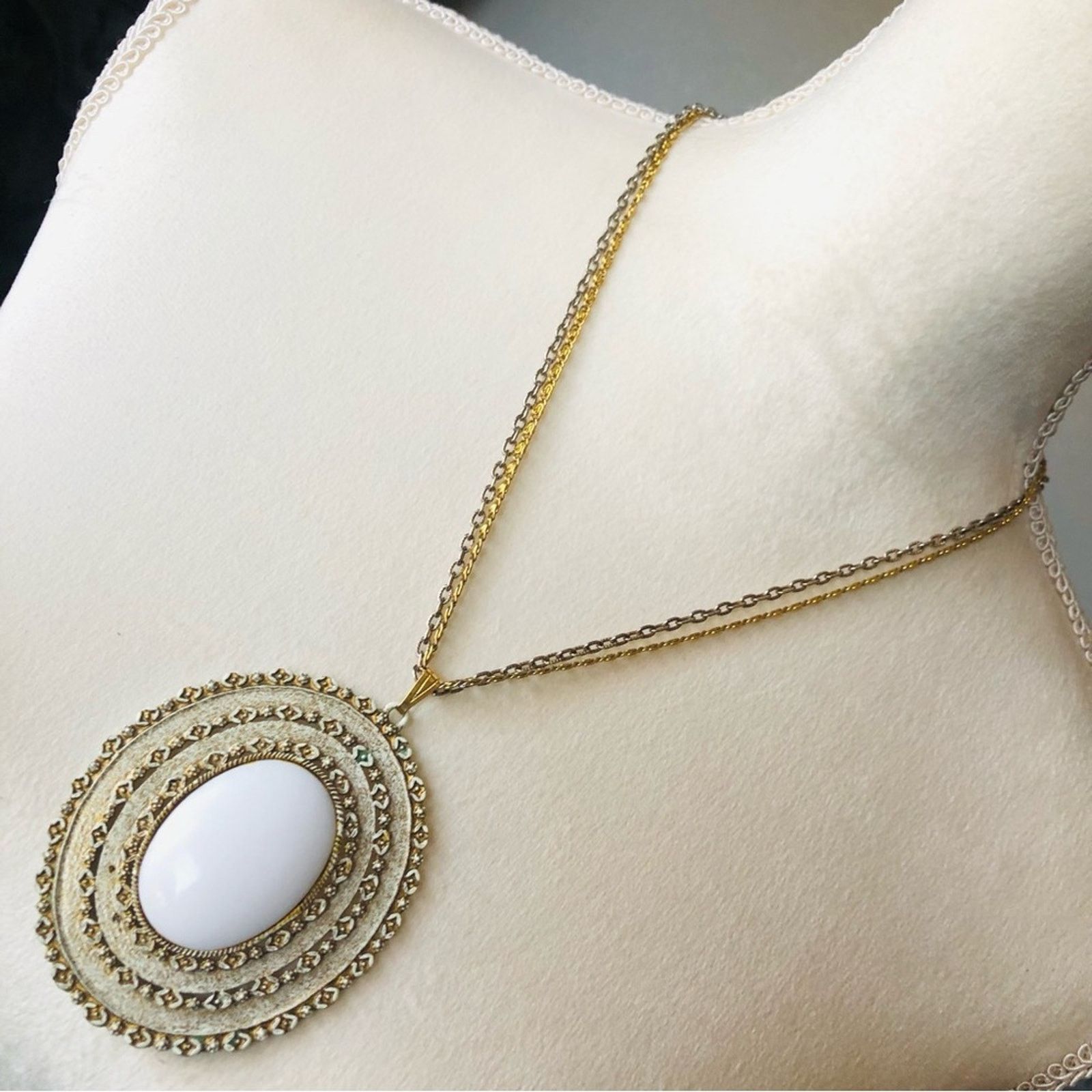 Vintage Vintage 60s Florenza large white cabochon filigree necklace Size ONE SIZE - 1 Thumbnail