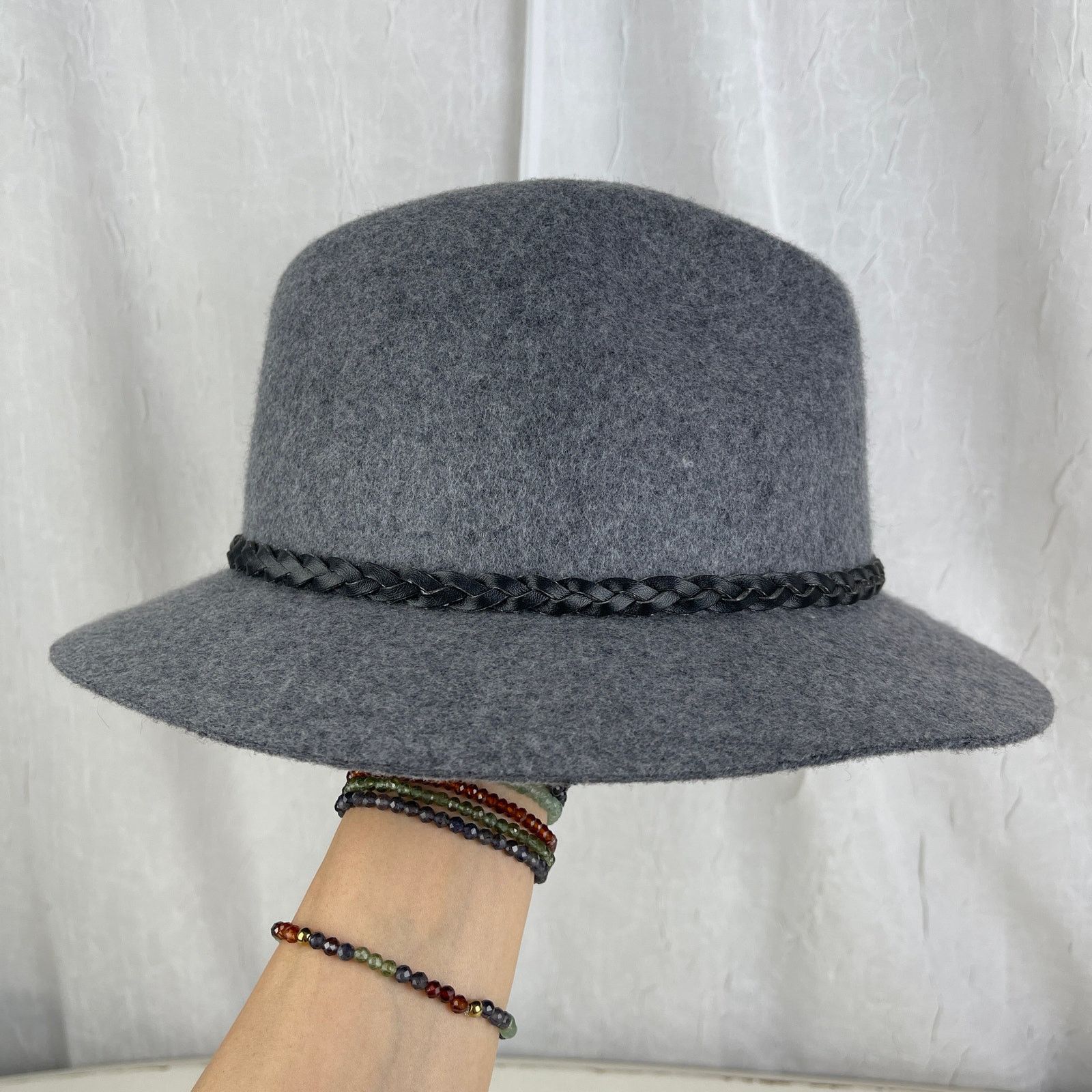 Forever 21 Grey Felt Fedora Hat Short Brim Black Faux Leather Band Size ONE SIZE - 21 Thumbnail