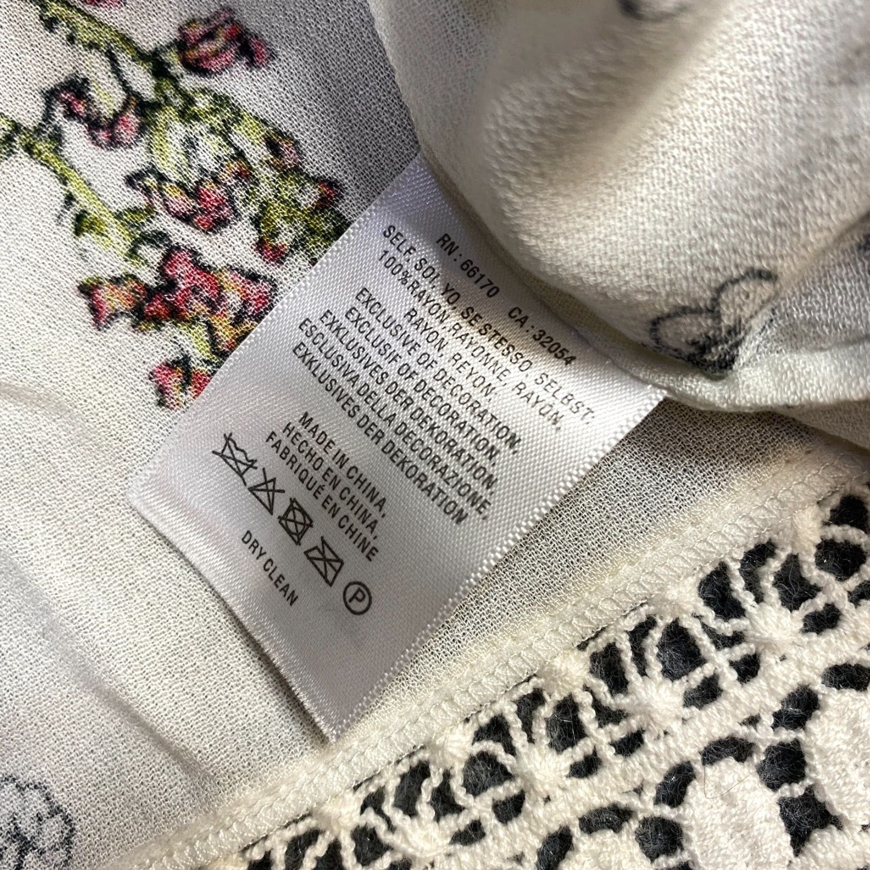 Vintage Maeve Top S White Floral Crochet Hem Peasant Boho Shirt Women Small White Floral Crochet Hem Peasant Boho Maeve Top S Women Size S / US 4 / IT 40 - 4 Thumbnail