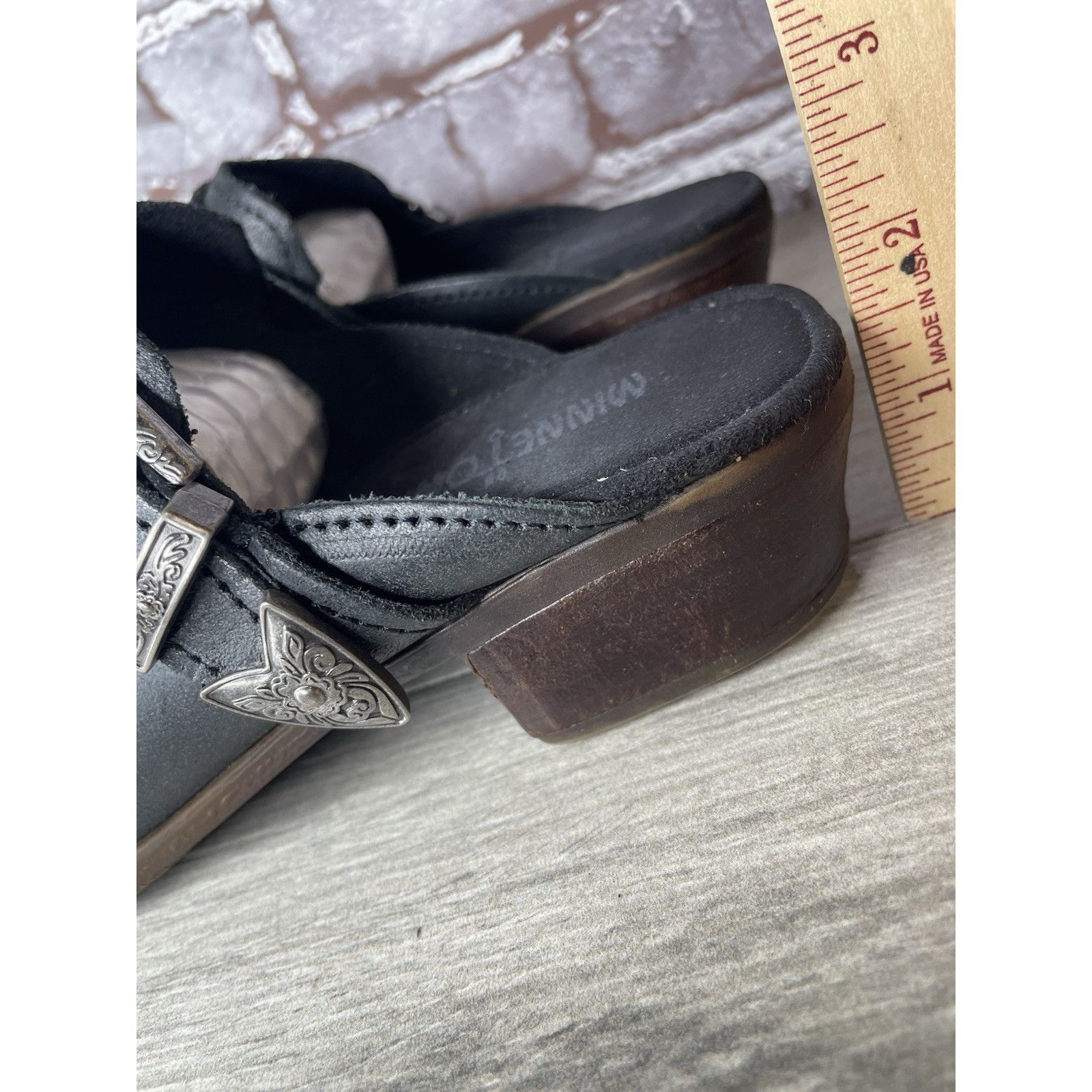 Minnetonka Minnetonka Black Leather Silver Buckle Billie Mules Shoes Wo Size US 7.5 / IT 37.5 - 8 Thumbnail