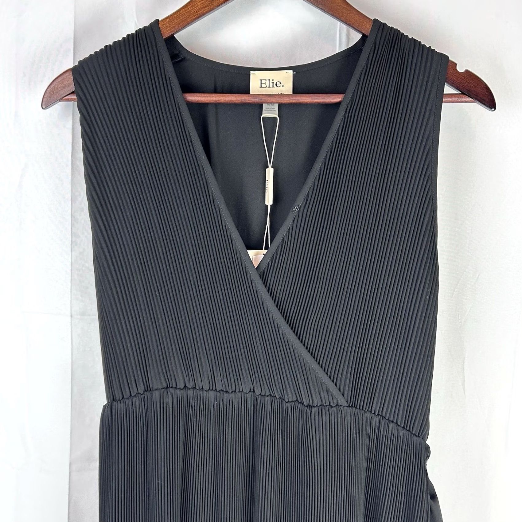 Elie Tahari Elie Tahari Black Pleated Maxi Dress Sleeveless V-Neck Formal Sz Medium M Women Size M / US 6-8 / IT 42-44 - 5 Thumbnail