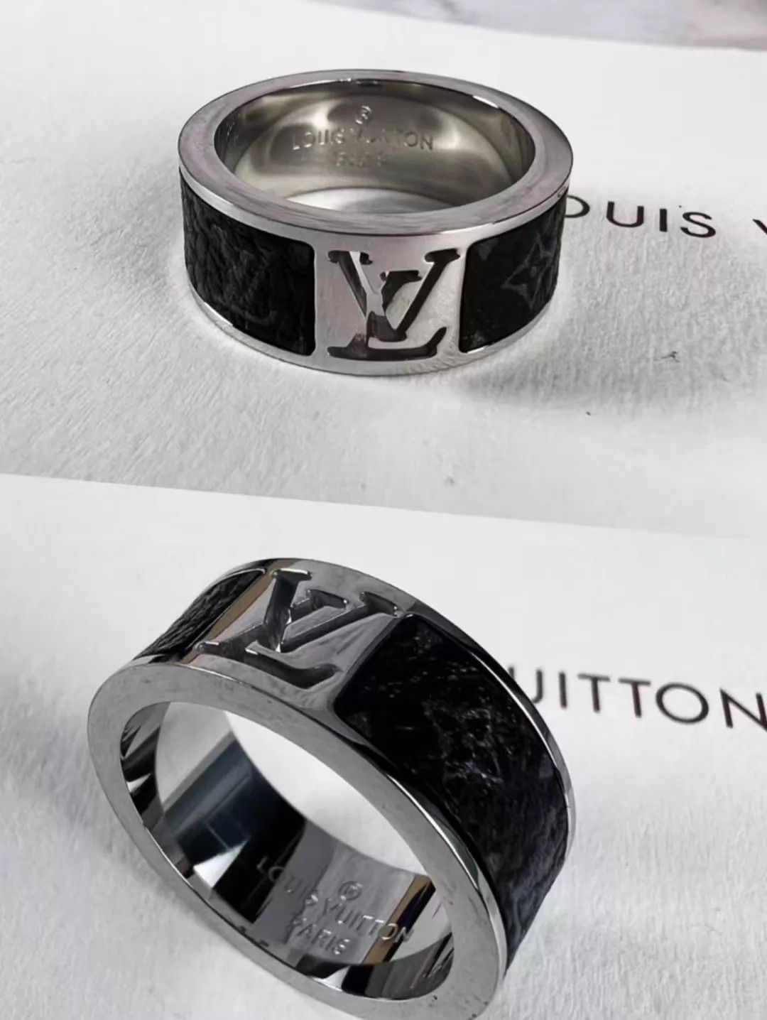 Louis Vuitton LV Logo Print Metal Ring Black L 99 New Size ONE SIZE - 1 Thumbnail