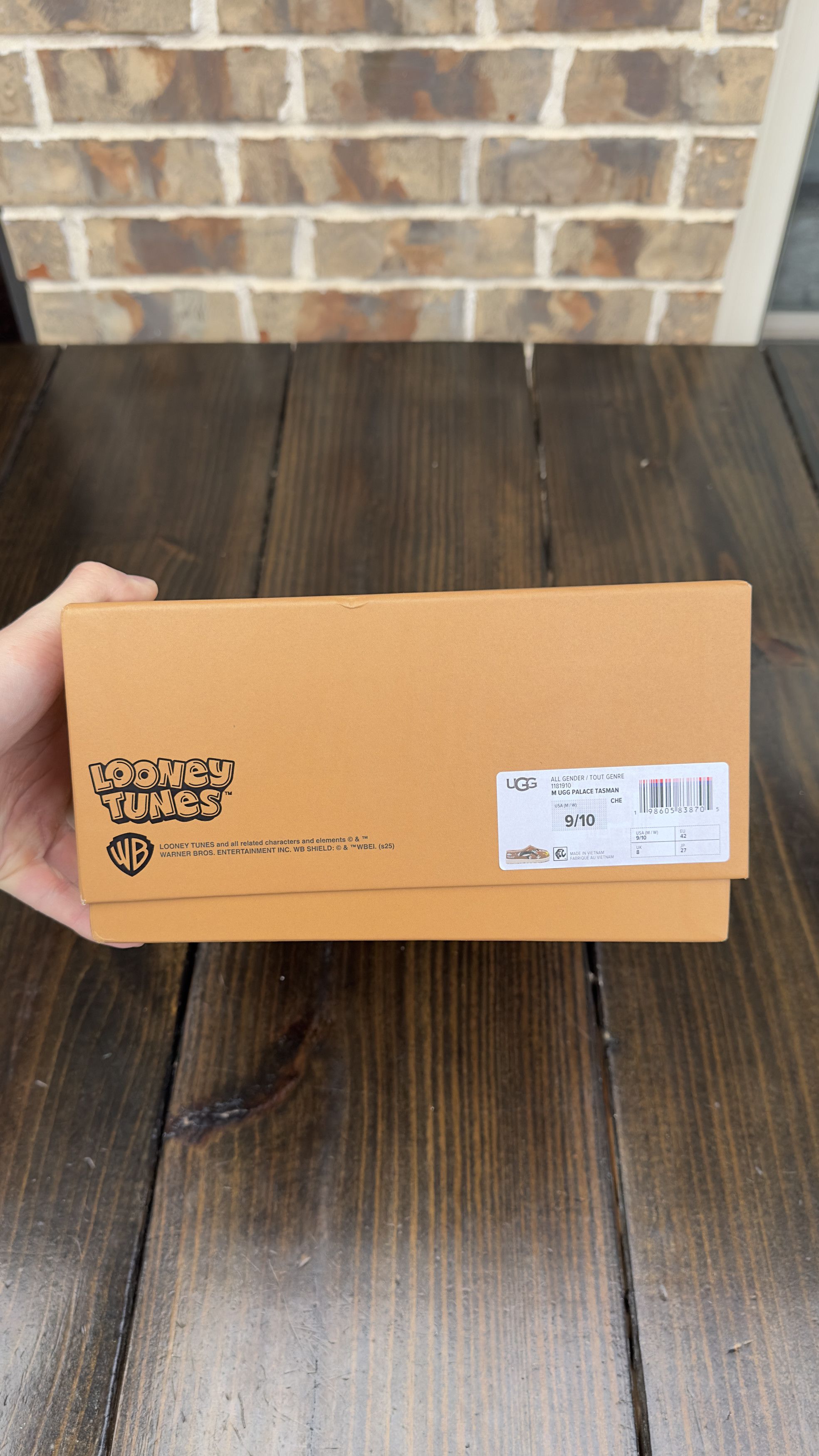 Palace × Ugg Ugg x Palace x Looney Tunes Tasman Slippers size 9 Size US 9 / EU 42 - 11 Thumbnail