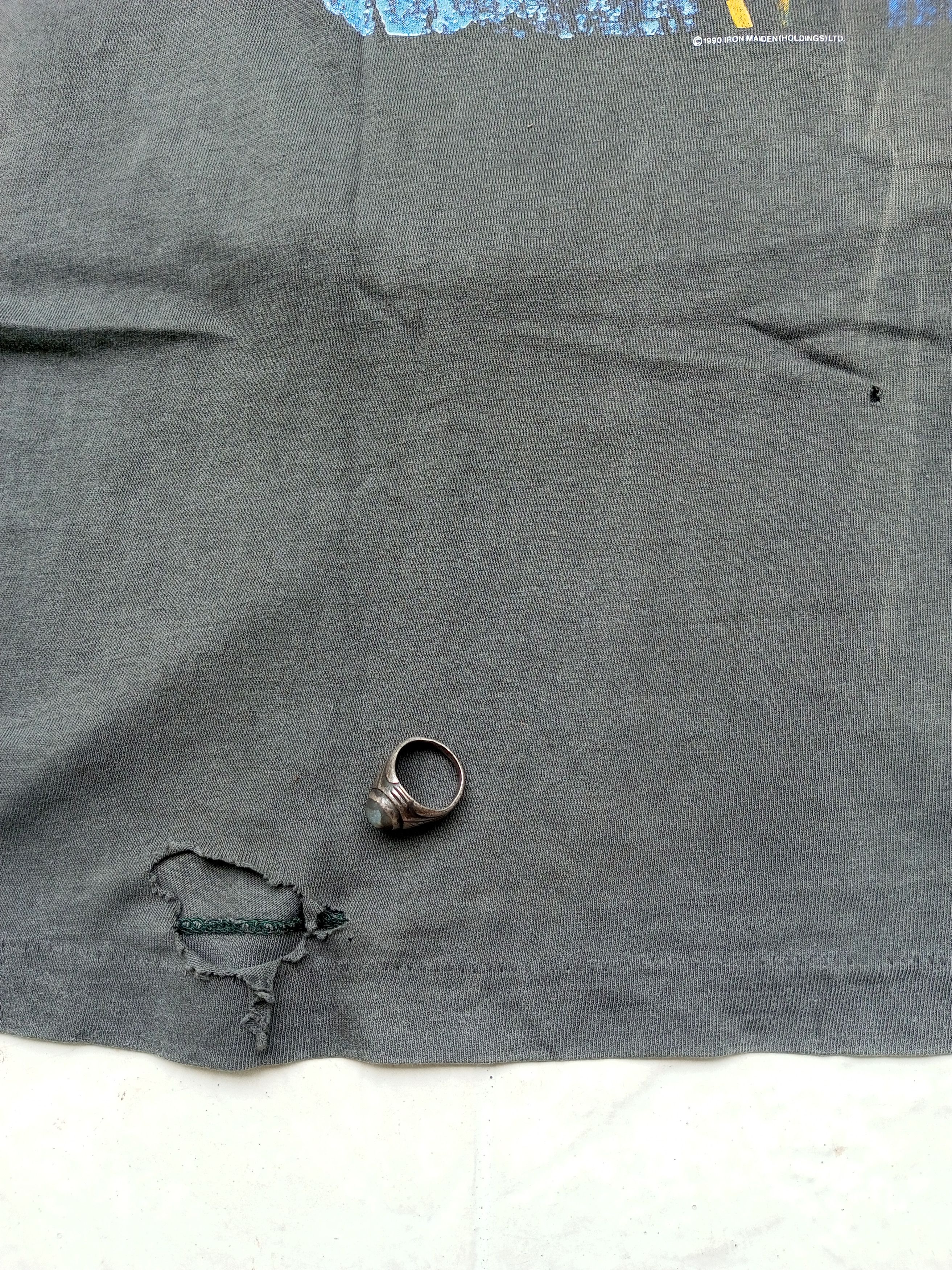 Band Tees Distressed Vintage 90s Iron Maiden sun faded tees Size US L / EU 52-54 / 3 - 6 Thumbnail