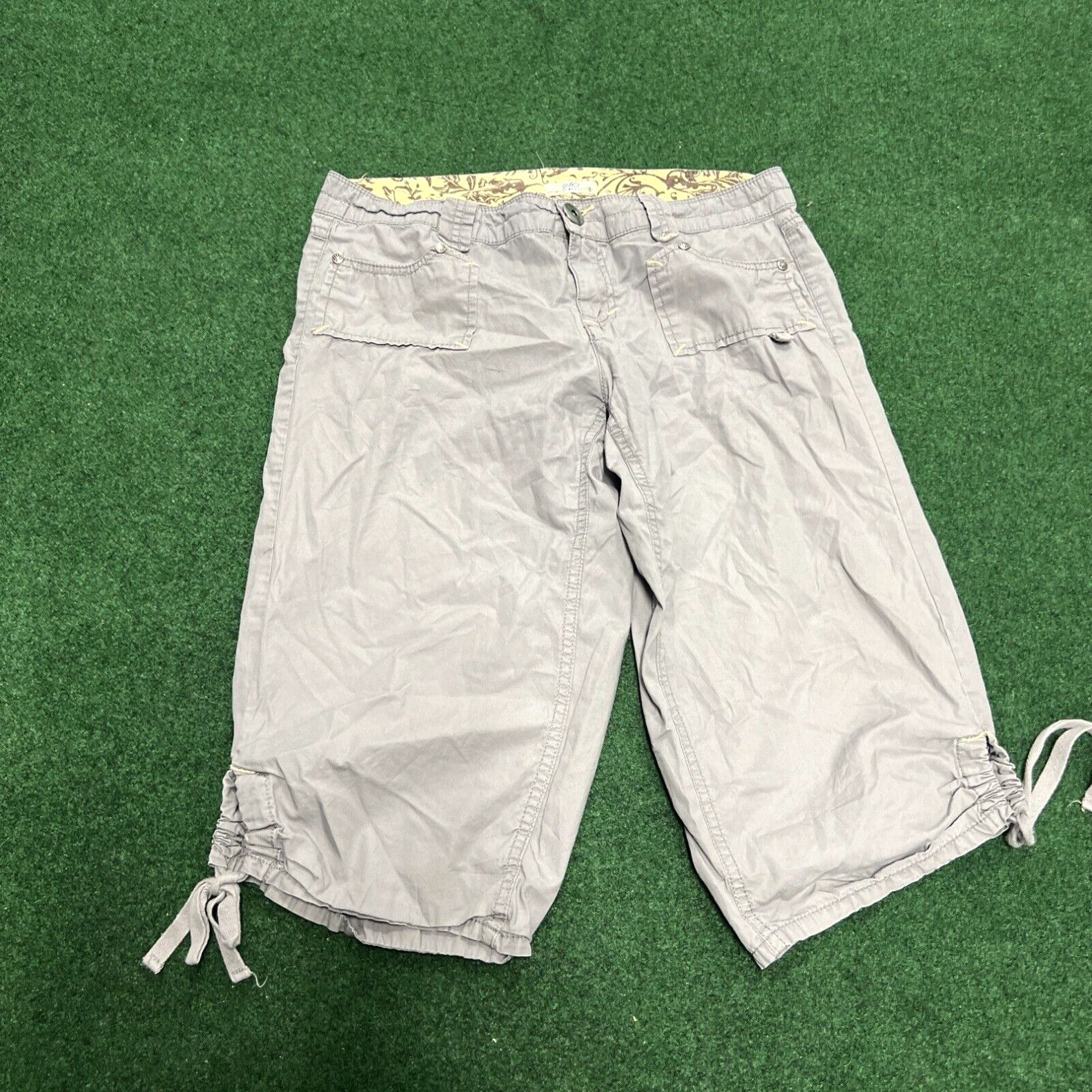 Vintage So Wear It Declare It Size 11 capri Grey Summer Outdoors Walking Size ONE SIZE - 1 Thumbnail