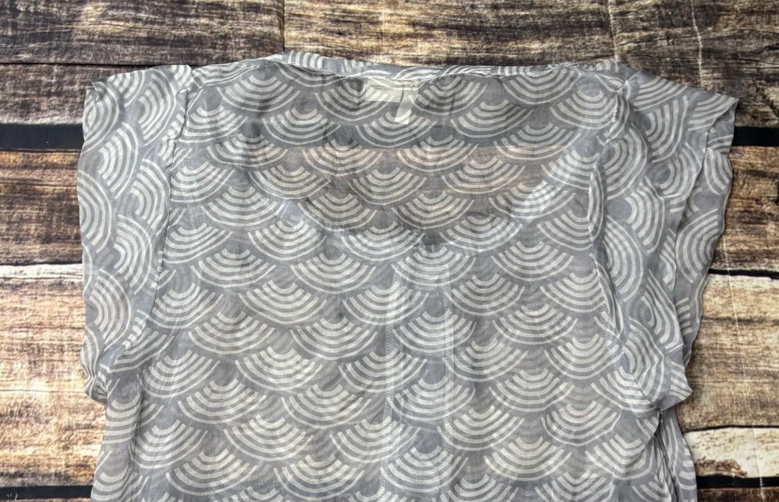 Enrico Coveri Covet Top Women's XS/TP 100% Silk Geometric Sheer Tie Hem Size XS / US 0-2 / IT 36-38 - 7 Thumbnail