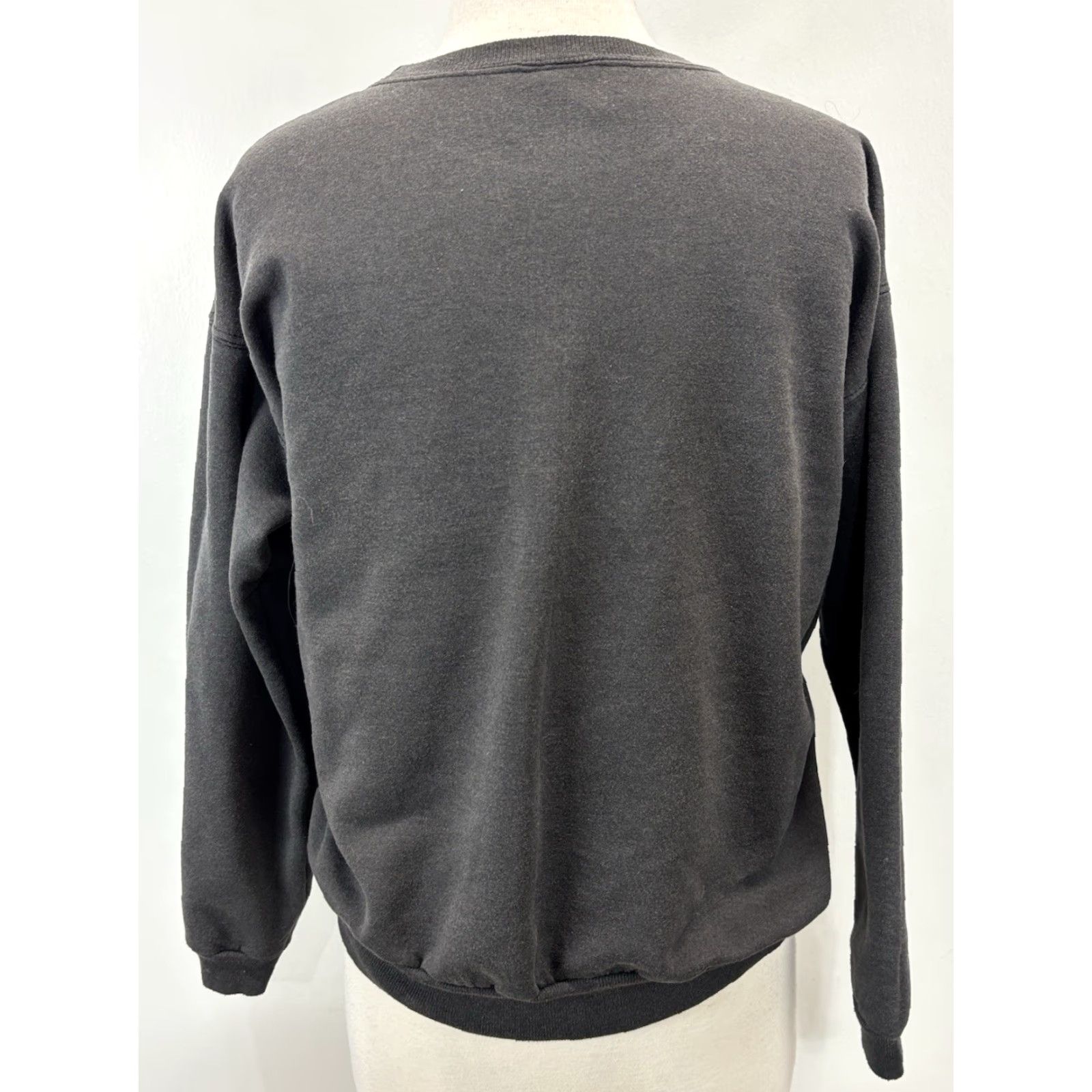Hanes VINTAGE Hanes Sweatshirt Embroidered Crew Neck Pullover Sz M Women 90s Black Garden Granny Embroidered 90s Womens Size M / US 6-8 / IT 42-44 - 3 Thumbnail