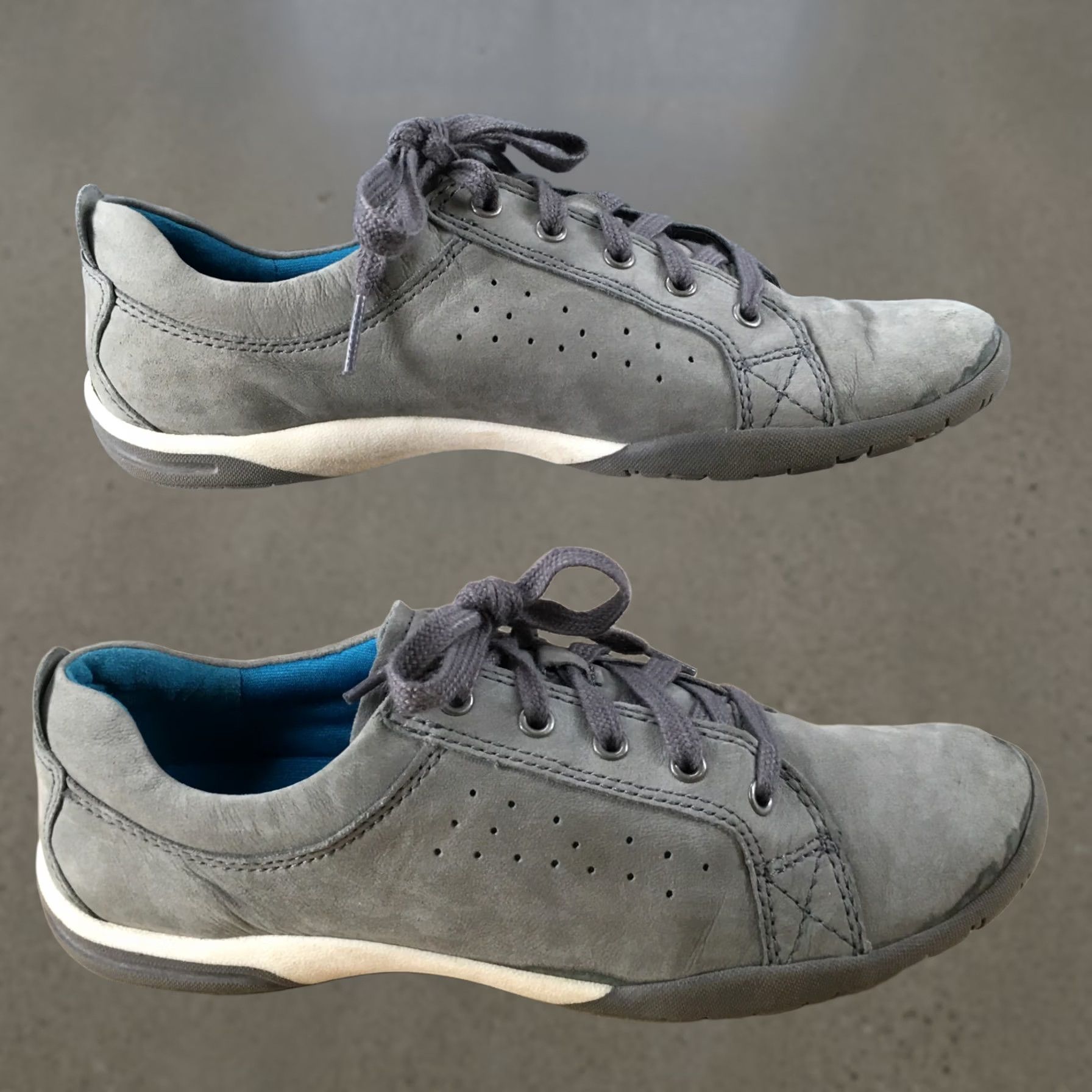 Clarks Clarks Womens 9 M Casual Sneakers Gray Leather Lace Up Low Top Size M / US 6-8 / IT 42-44 - 1 Thumbnail