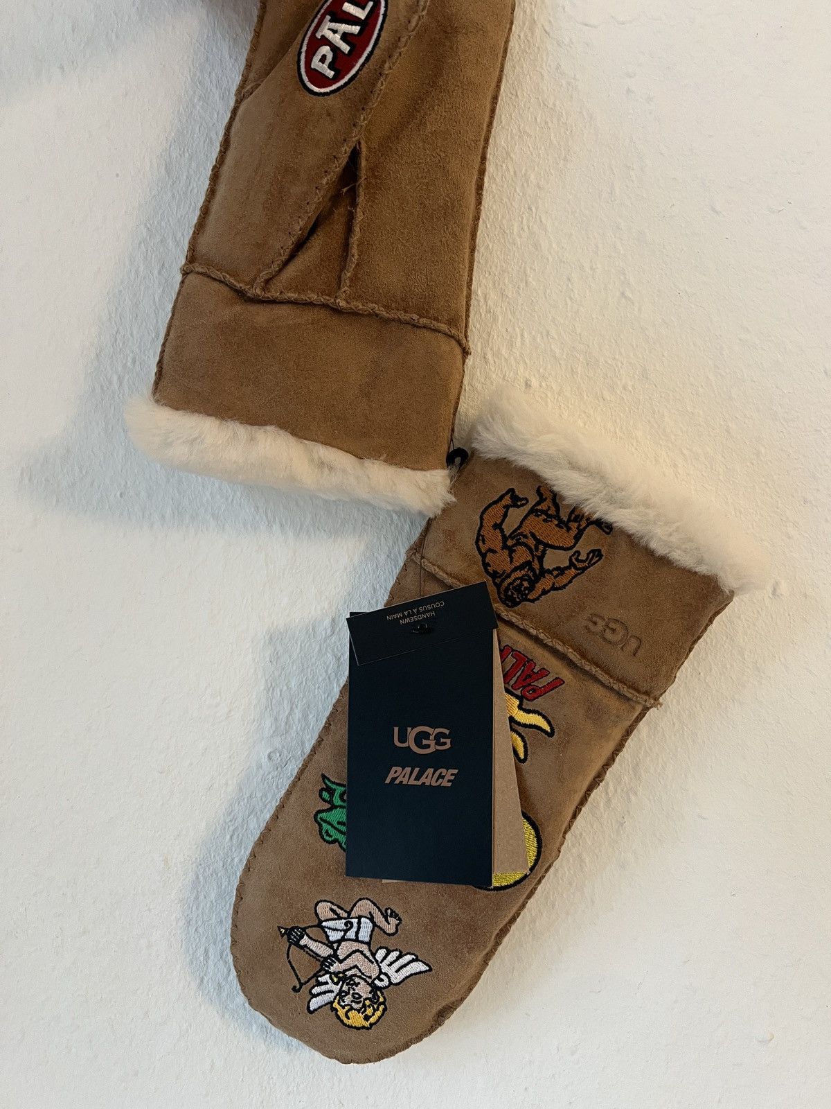 Palace × Ugg UGG X PALACE GLOVES Size ONE SIZE - 2 Thumbnail