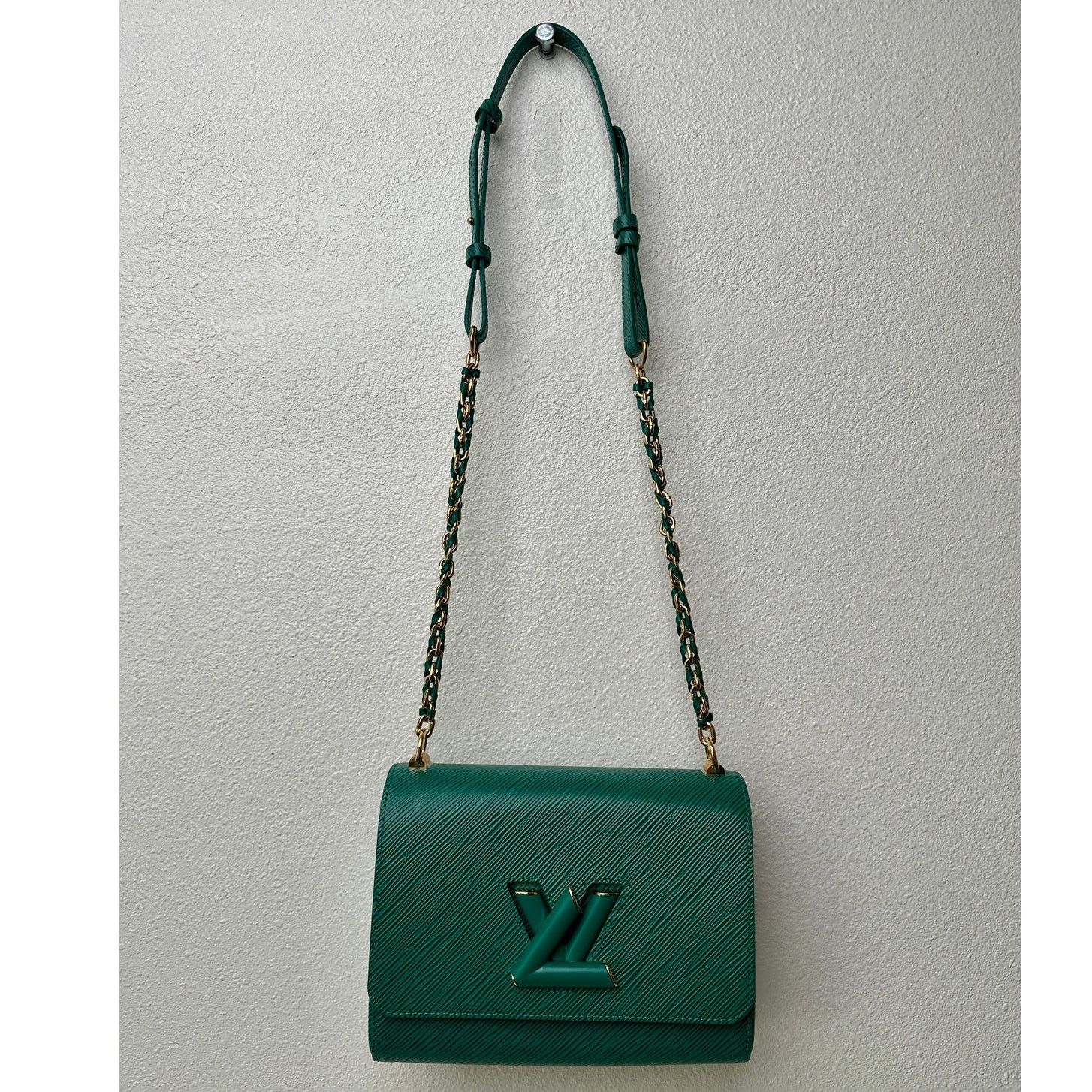 Louis Vuitton Louis Vuitton Twist MM Shoulder Bag – Emerald Epi Leather Size ONE SIZE - 4 Thumbnail