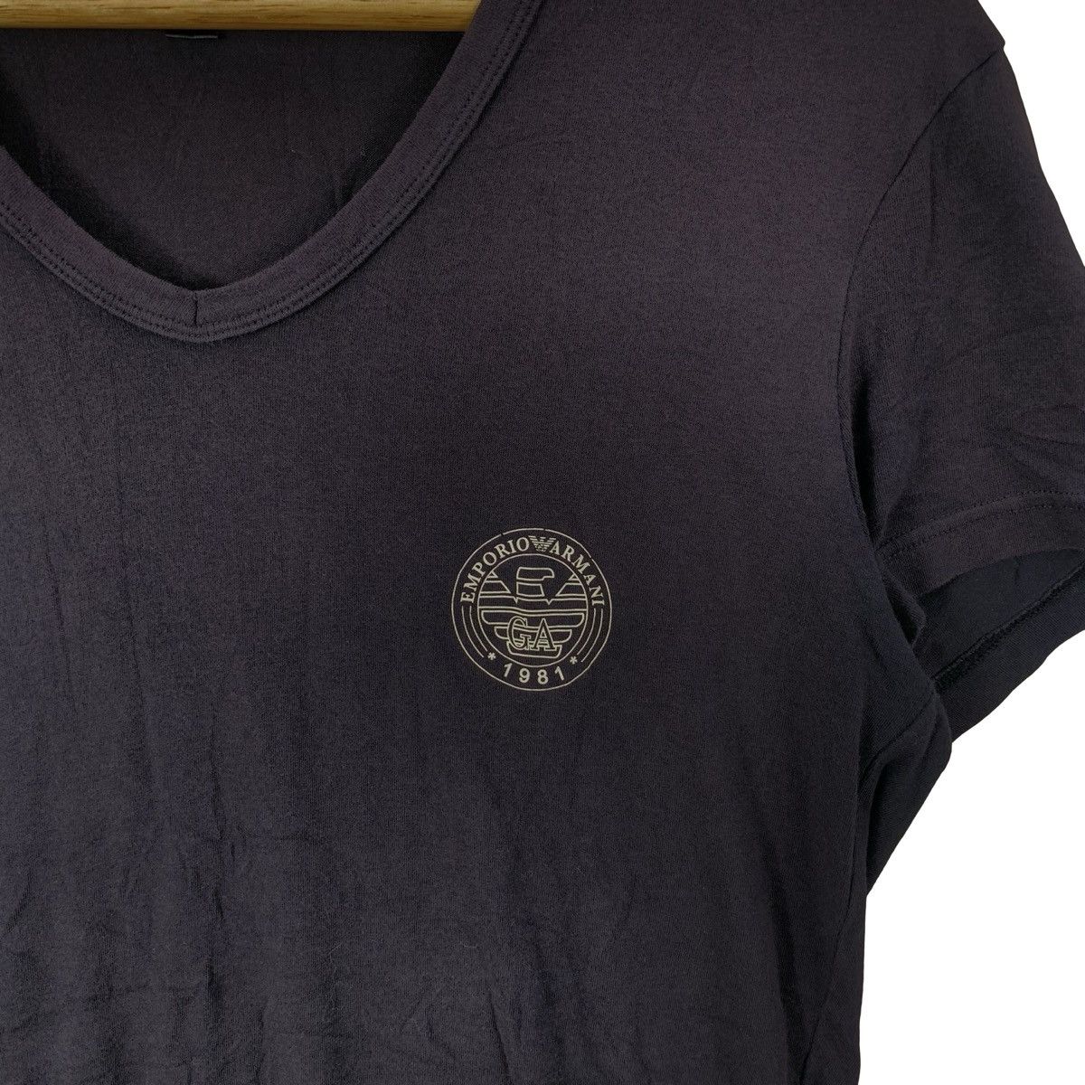 Emporio Armani Emporio Armani V-Neck T-Shirt Small Chest Logo Minimal Size US S / EU 44-46 / 1 - 6 Thumbnail