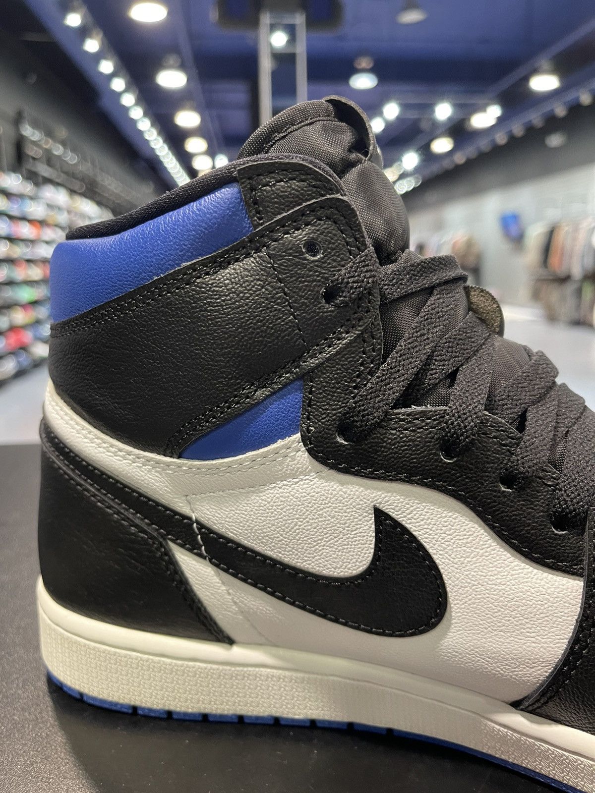 Jordan Brand Size 13 - Jordan 1 Retro High Royal Toe Size US 13 / EU 46 - 7 Thumbnail