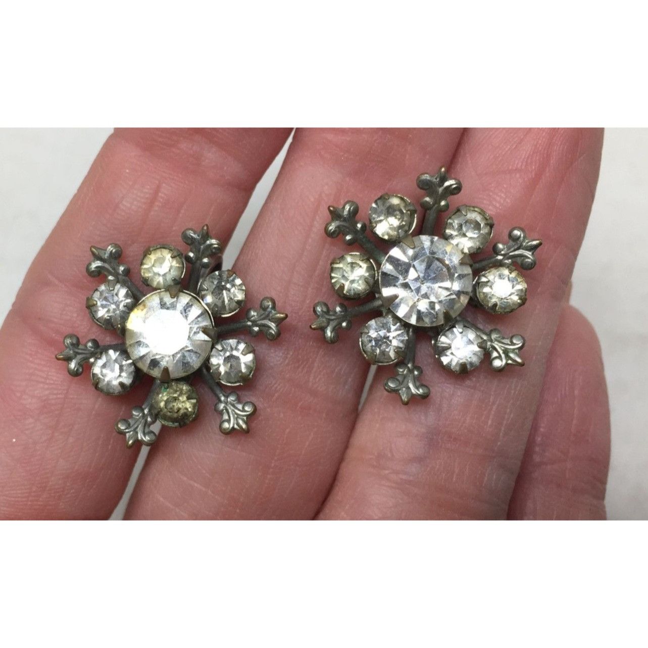 Other Women's Vintage Silver Tone Snowflake Shaped Screw back earr Size ONE SIZE - 7 Thumbnail