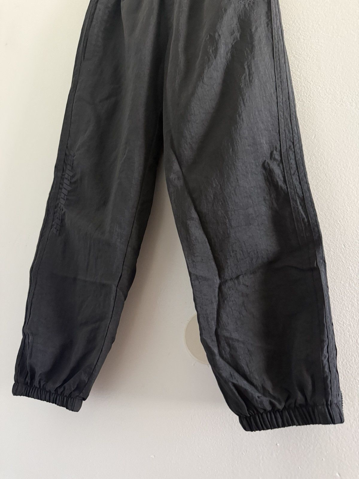 Adidas × Kanye West SAMPLE Yeezy Season 5 Adidas Calabasas Logo Mesh Track Pants Size US 32 / EU 48 - 14 Thumbnail