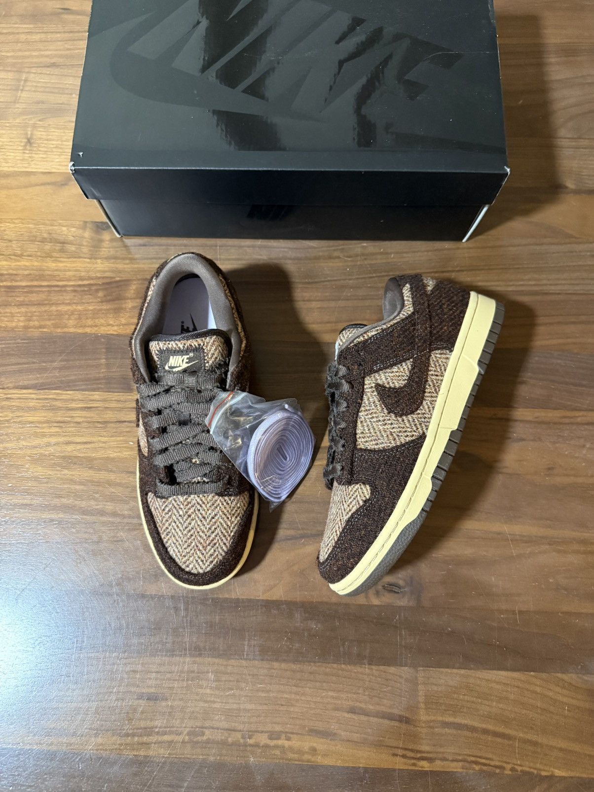 Nike Nike HARRIS TWEED X WMNS DUNK LOW QS 'SESAME' Sneakers Sz 8 Size US 8 / IT 38 - 1 Thumbnail