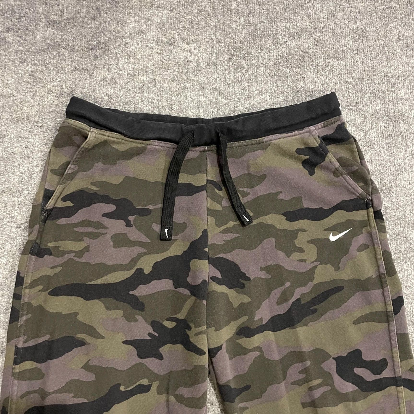 Nike VINTAGE Nike Dri-FIT French Terry Joggers Sweatpants Womens L Green Camo CZ1449 Size 36" / US 14 / IT 50 - 3 Thumbnail