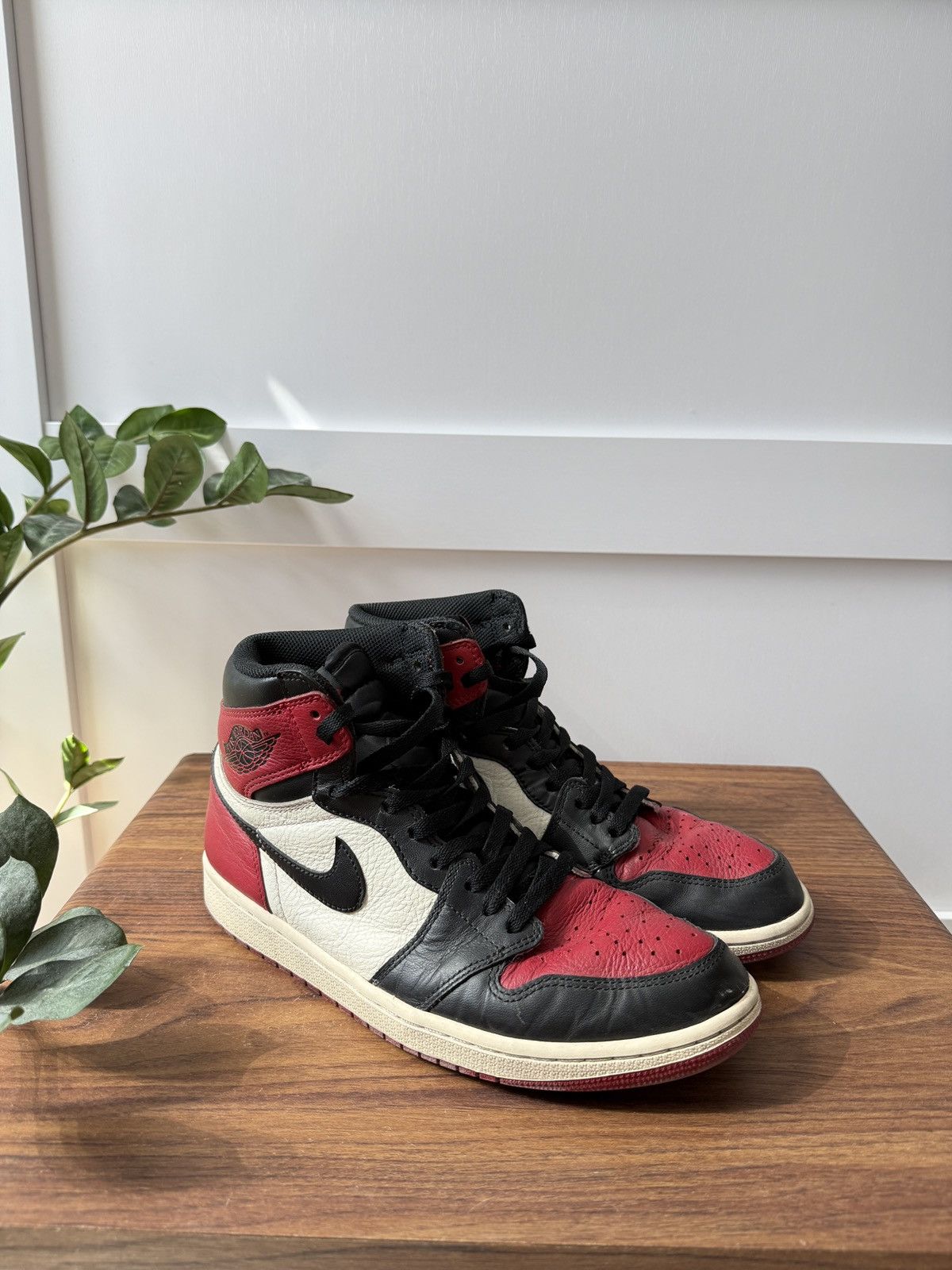 Jordan Brand Jordan 1 High Bred Toe Size US 9.5 / EU 42-43 - 1 Thumbnail