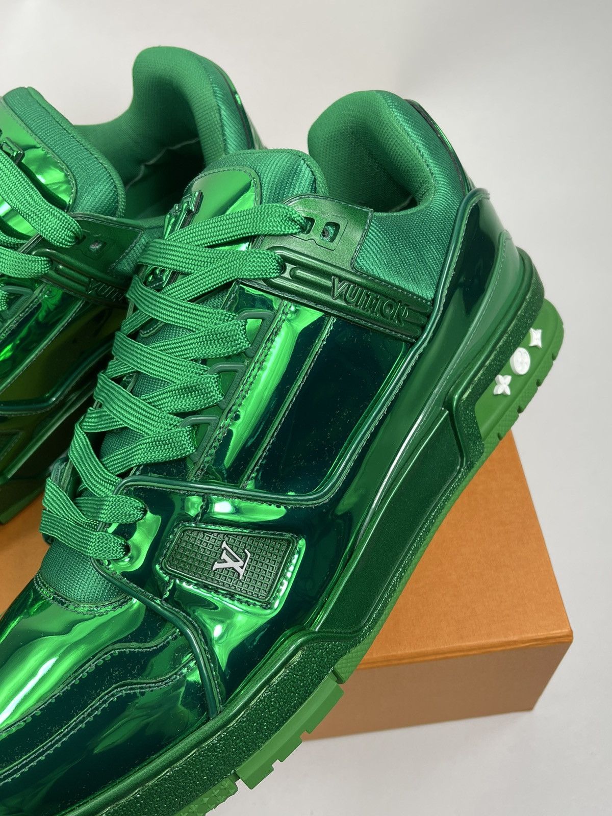 Louis Vuitton PATENT GREEN SNEAKERS RARE Size US 9 / EU 42 - 12 Thumbnail