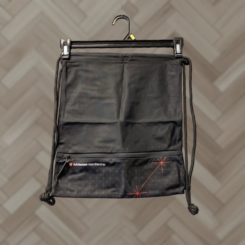 Lululemon VINTAGE Lululemon Gym Bag Women Drawstring Robe Zippered Pocket Lightweight Black 55-58cm Size ONE SIZE - 1 Thumbnail