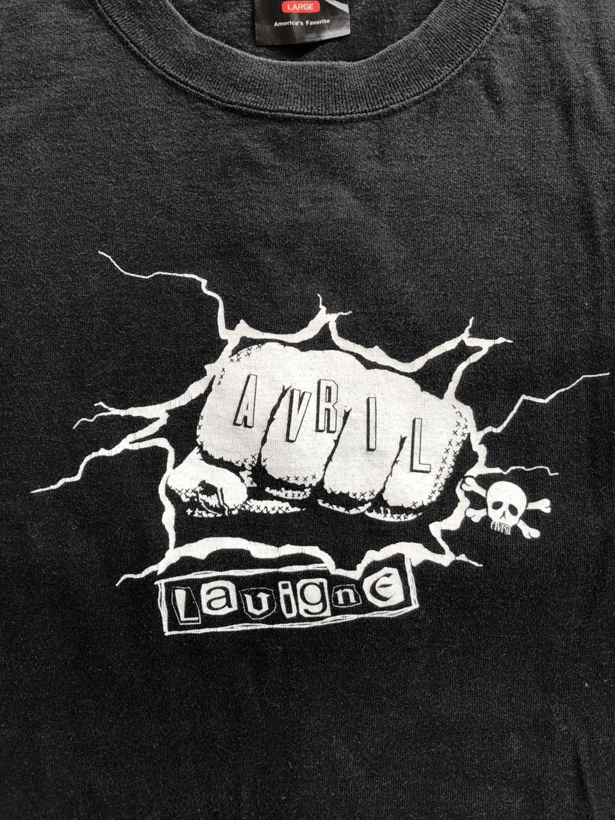 Band Tees Vintage Y2K Avril Lavigne japan tour t-shirt Size US L / EU 52-54 / 3 - 2 Thumbnail