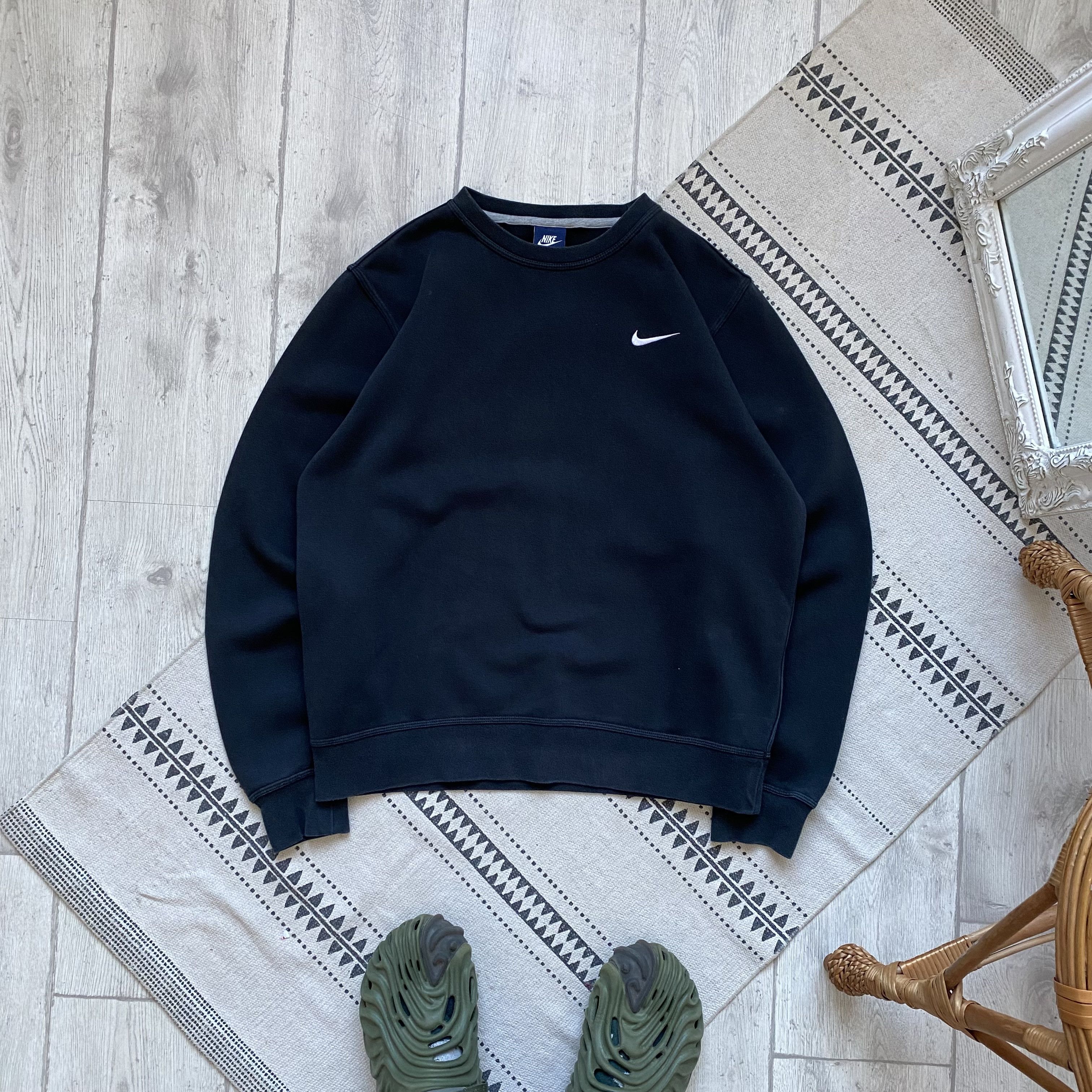 Nike 🕷️ Vintage 00s Nike black Boxy Sweatshirt Crewneck Size US M / EU 48-50 / 2 - 1 Thumbnail