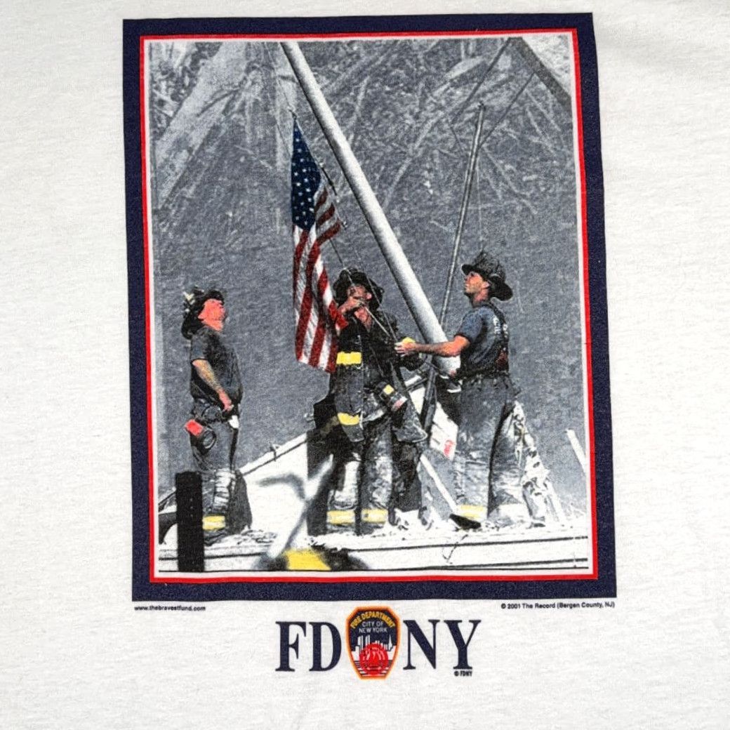 Vintage VINTAGE FDNY Shirt Adult LARGE White Fire Department Flag 911 USA Deadstock Y2K Size US L / EU 52-54 / 3 - 2 Thumbnail