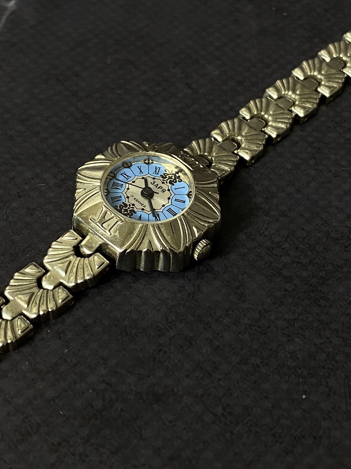 Jewelry Vintage Zarya 17 Jewels Watch with Elegant Silver-Tone Size ONE SIZE - 3 Thumbnail