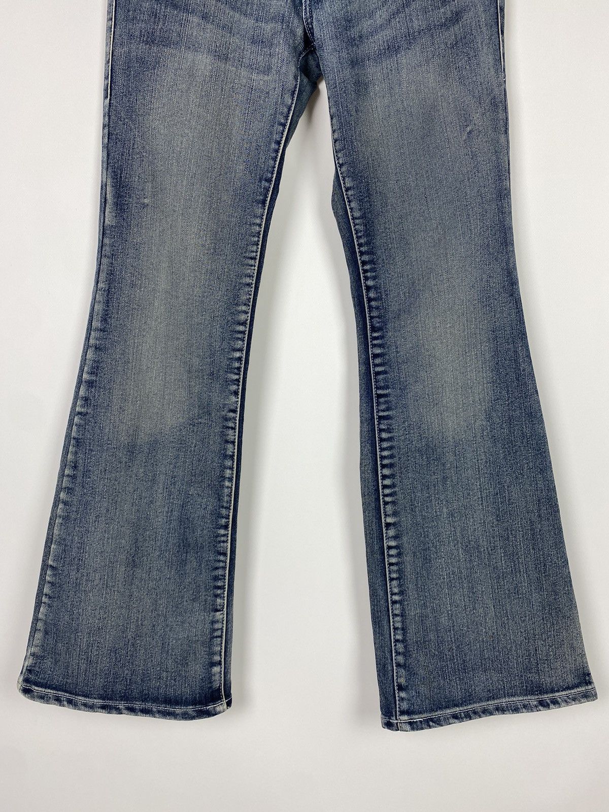 Victoria Beckham Y2K Vintage Low Rise Slim Washed Denim Flare Jeans Size 30" / US 8 / IT 44 - 6 Thumbnail