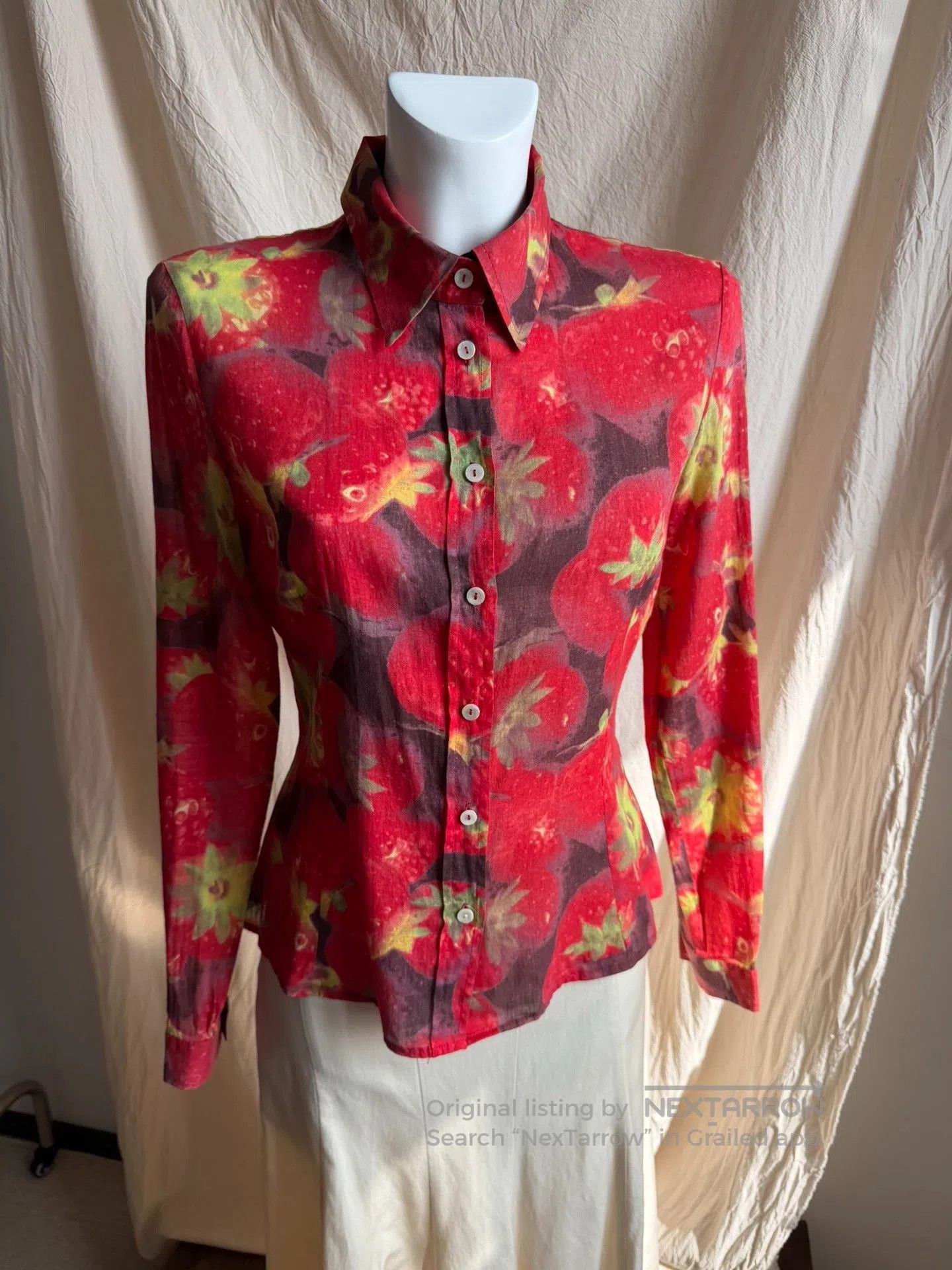 Dolce & Gabbana D&G Italian Strawberry Print Shirt. Size M / US 6-8 / IT 42-44 - 2 Thumbnail