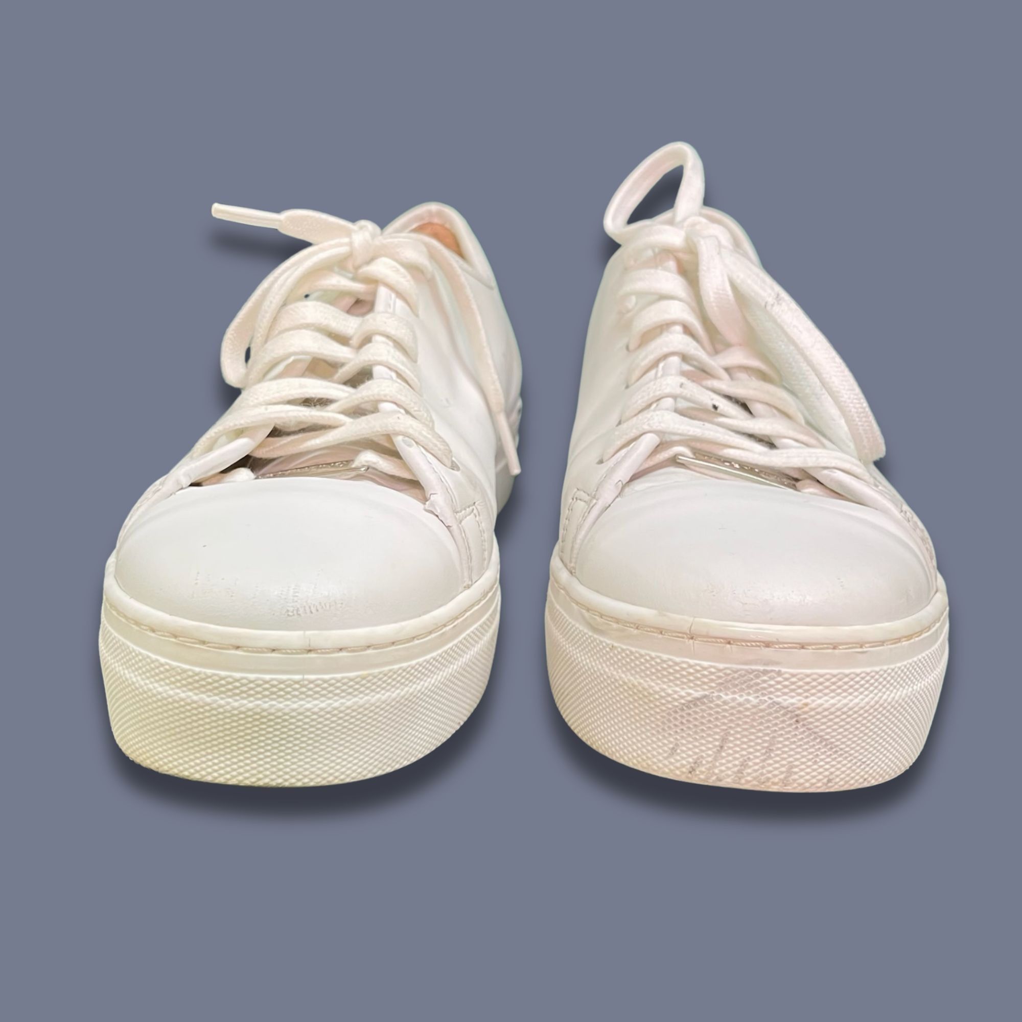 Valentino Valentino Womens Leather Low-Top Sneakers White Size 9 Made Size US 9 / IT 39 - 2 Thumbnail