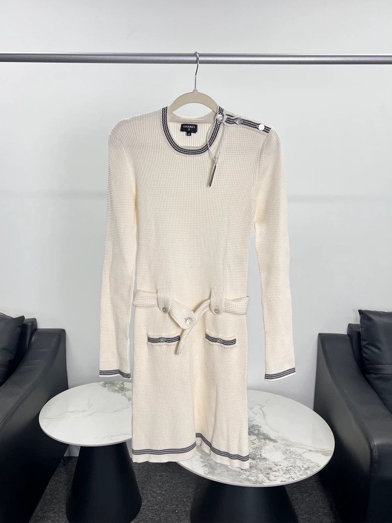 Chanel Chanel Slim dress Size XS / US 0-2 / IT 36-38 - 1 Thumbnail