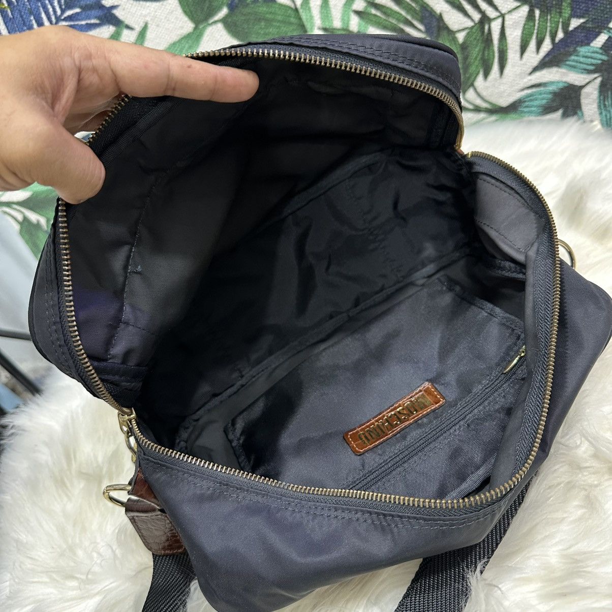 Moschino Authentic MOSCHINO Vtg. Nylon Crocs Embossed Crossbody Size ONE SIZE - 11 Thumbnail