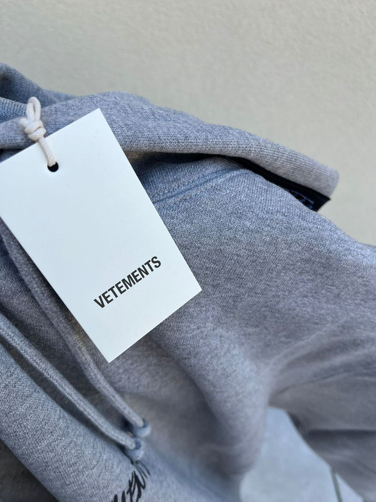 Vetements Written Logo Hoodie in Grey Size US XL / EU 56 / 4 - 23 Thumbnail