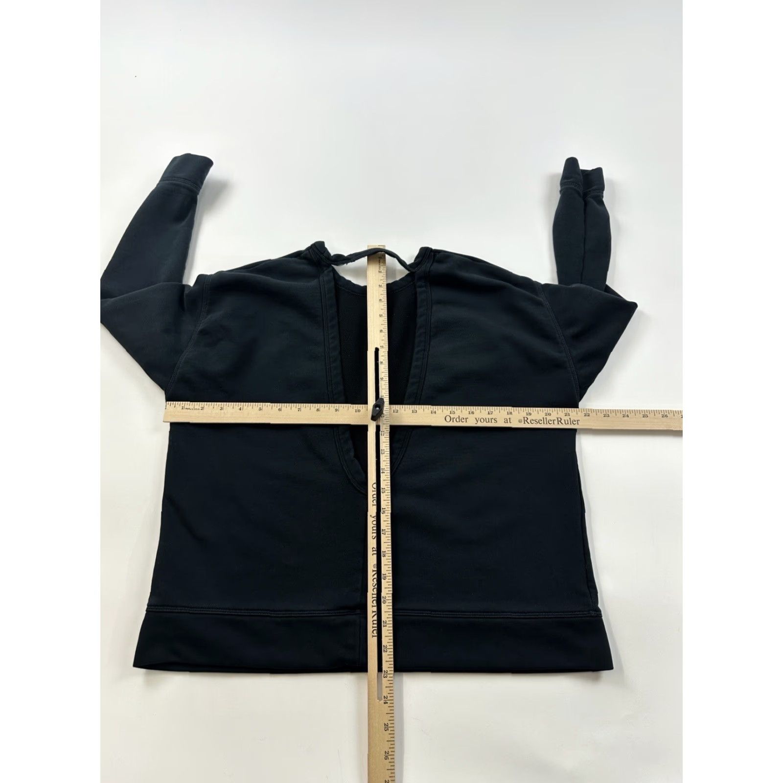 Nike Nike Sweatshirt Women’s Medium Black Pullover Crew Neck Versa Open Back Logo Activewear — M Women's Black Open-Back Pullover Sweatshirt Size M / US 6-8 / IT 42-44 - 5 Thumbnail